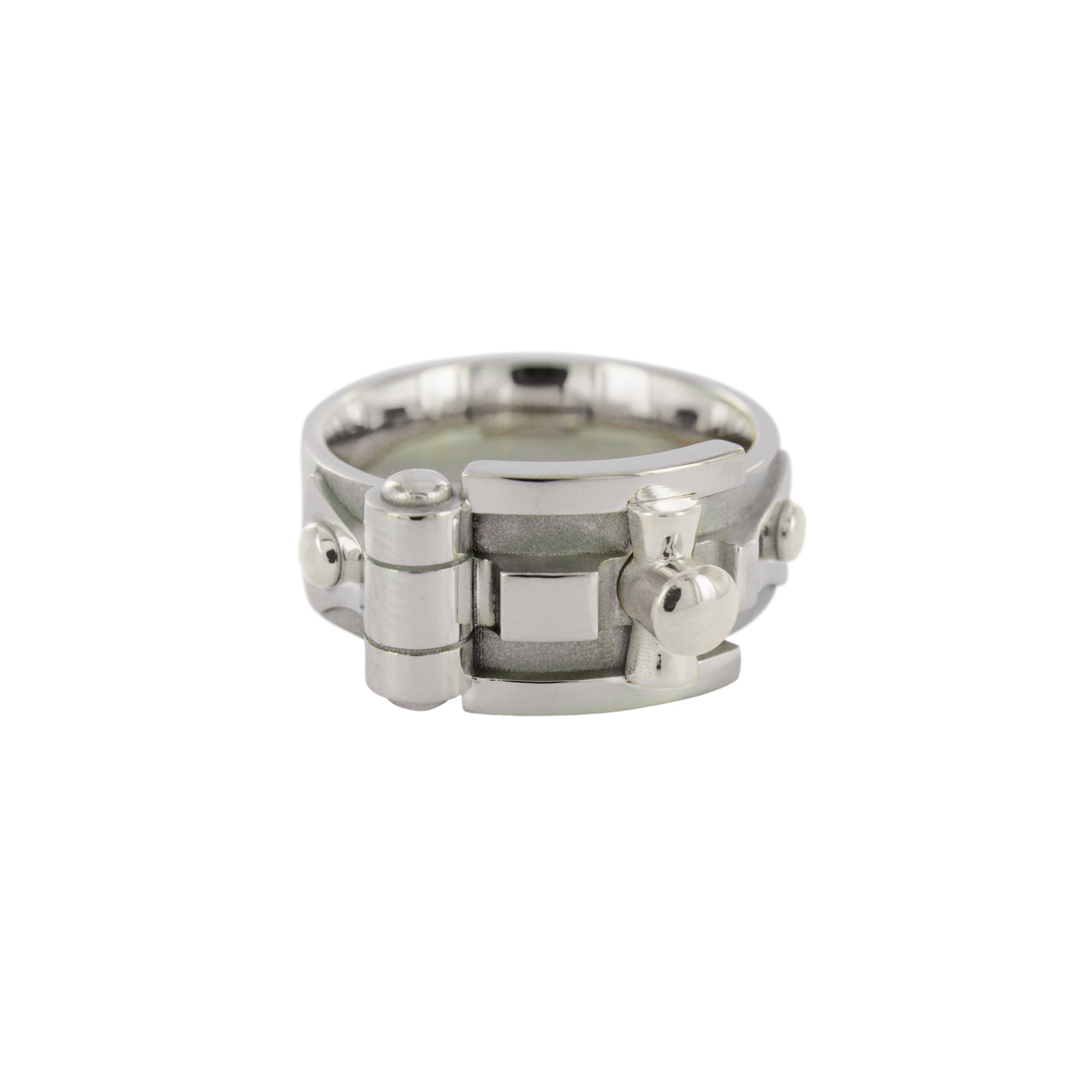 Free large ring