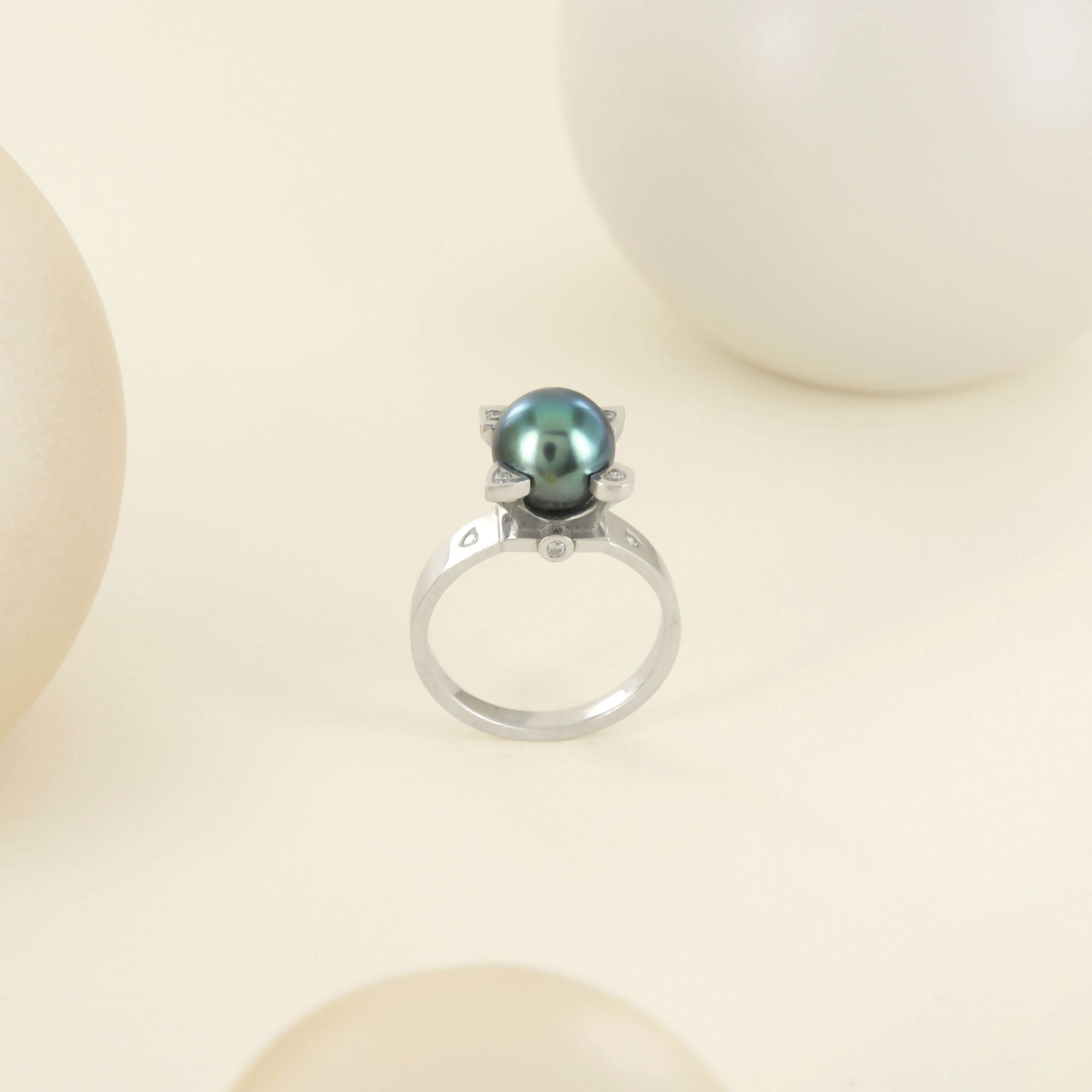 Solitaire My Little White Stone en or blanc et Perle de Tahiti