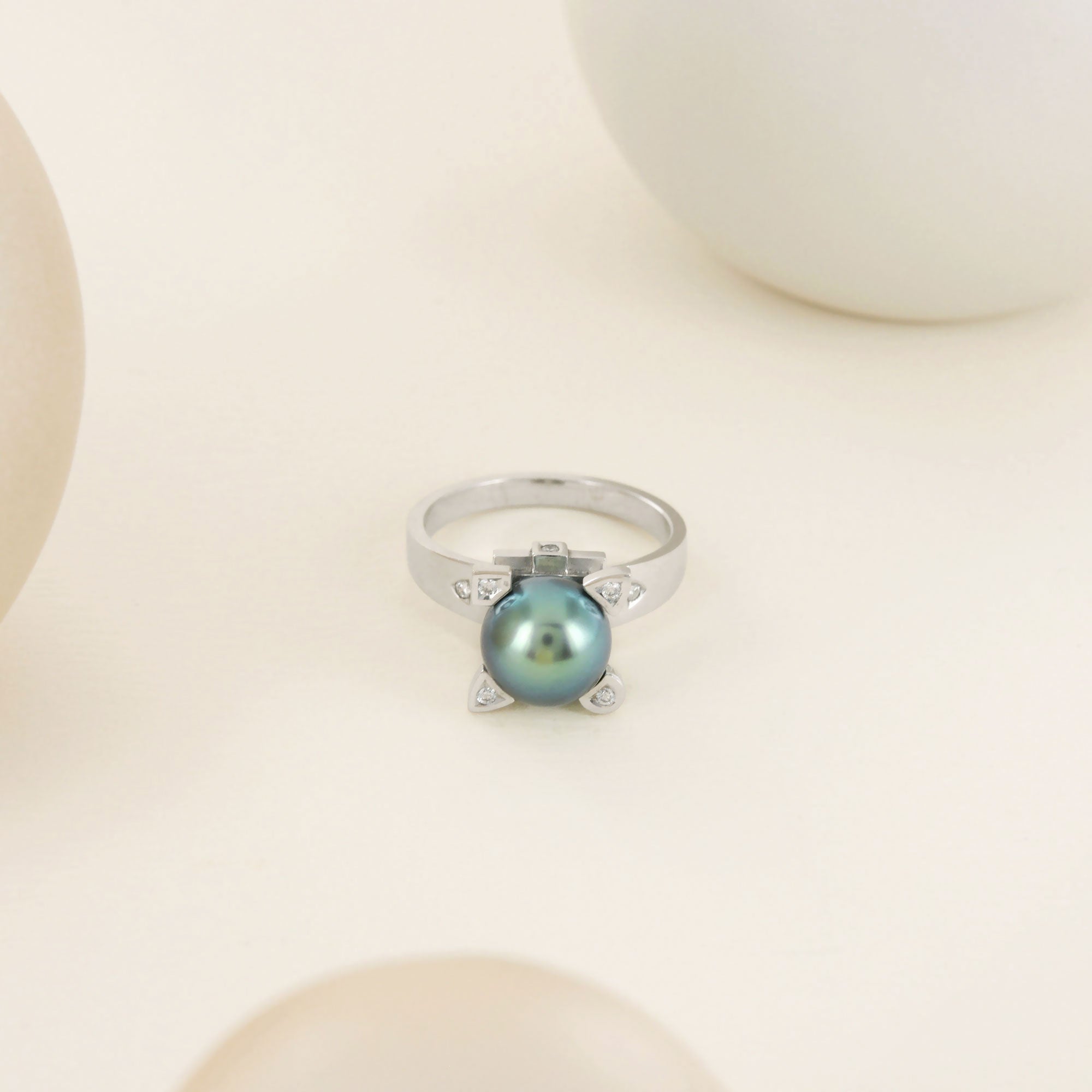 Solitaire My Little White Stone en or blanc et Perle de Tahiti