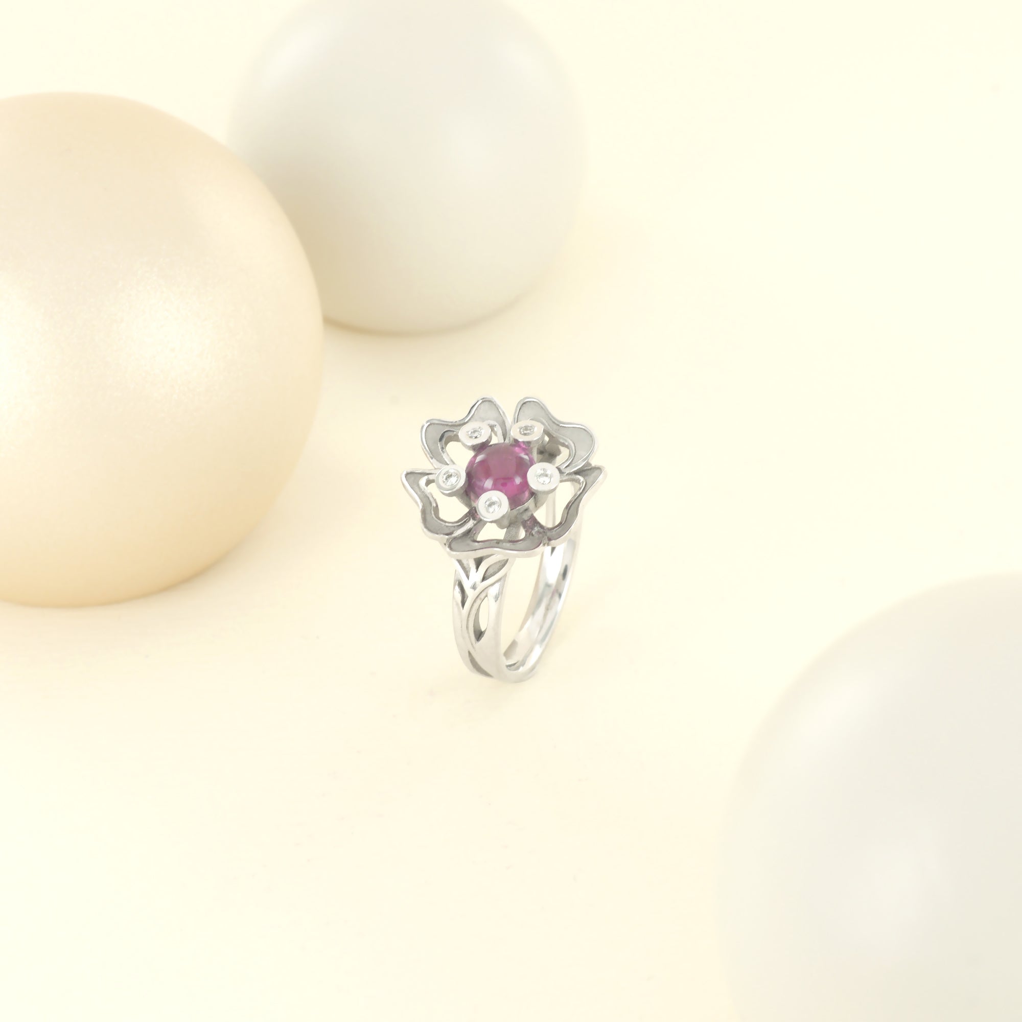 Bague Pensée Sauvage médium en or blanc et tourmaline