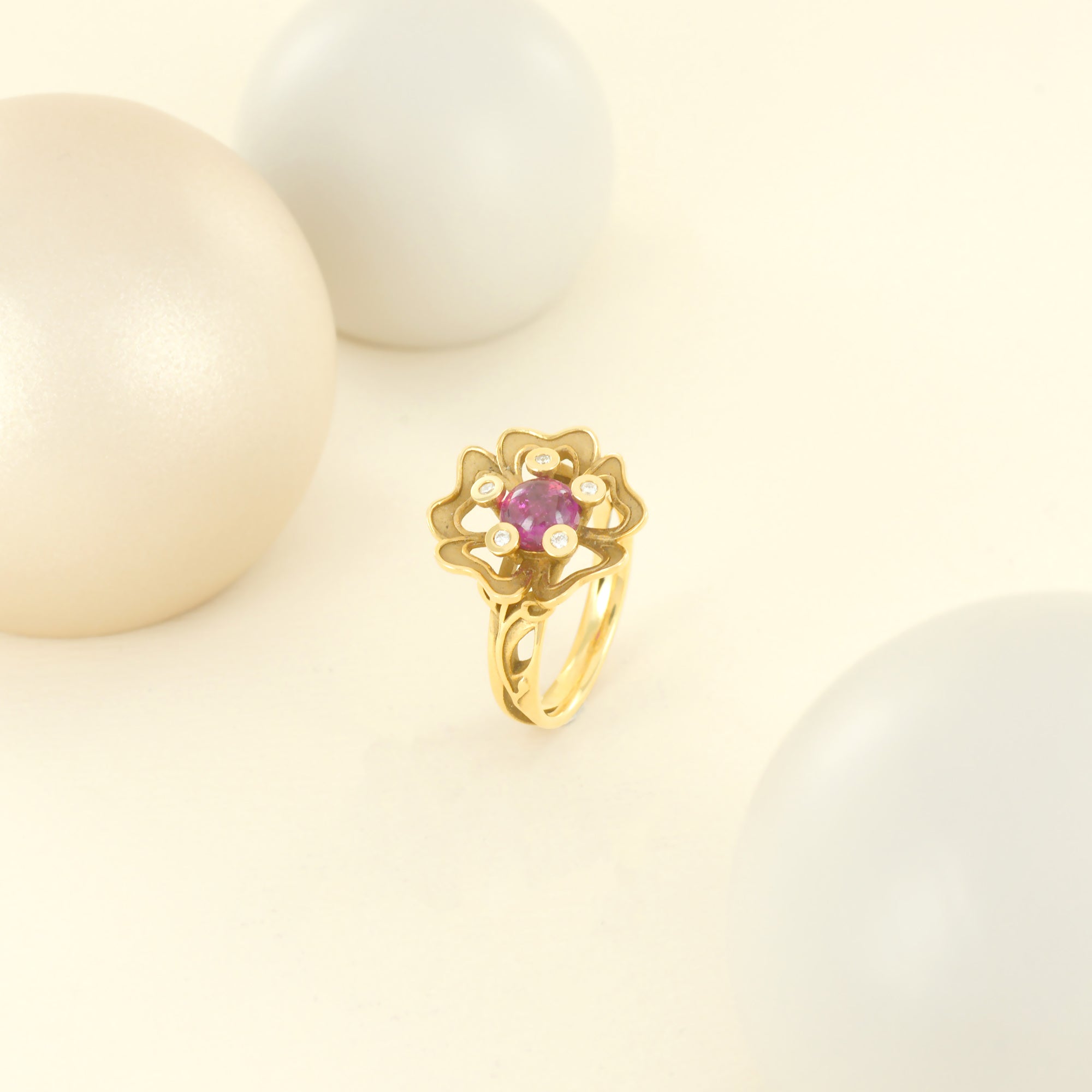 Bague Pensée Sauvage médium en or jaune et tourmaline