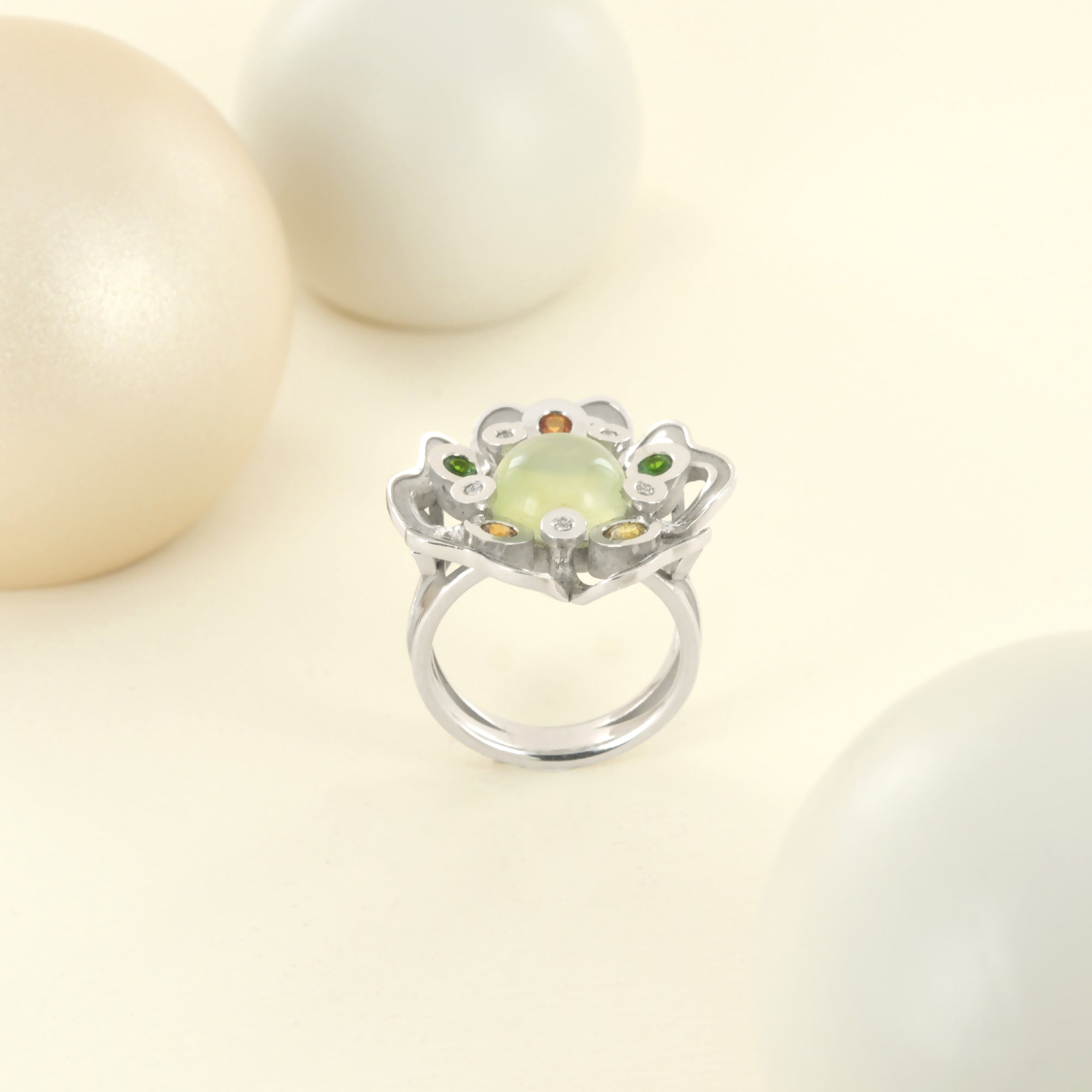 Bague Pensée Sauvage large en or blanc et phrénite