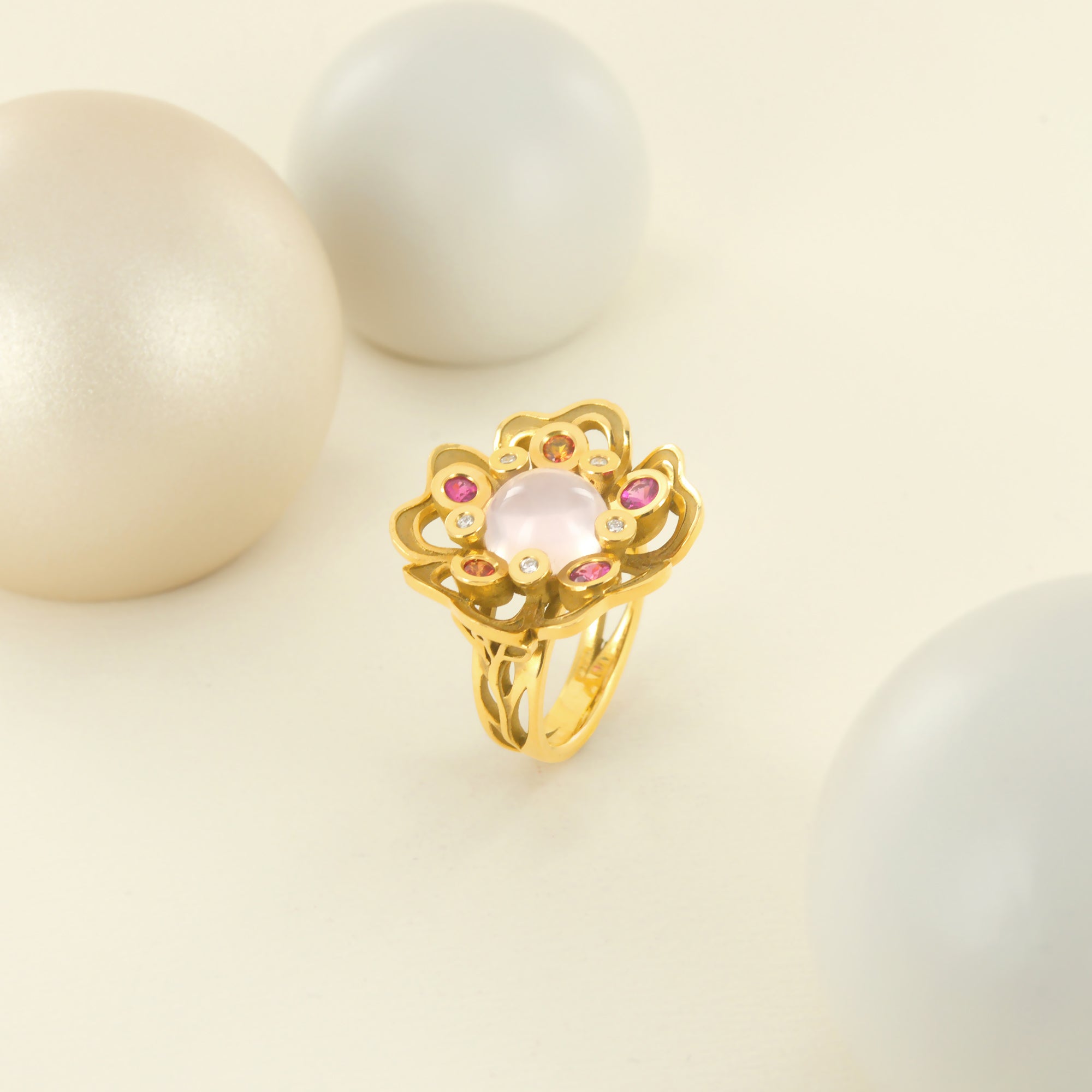 Bague Pensée Sauvage Large en or jaune et quartz rose
