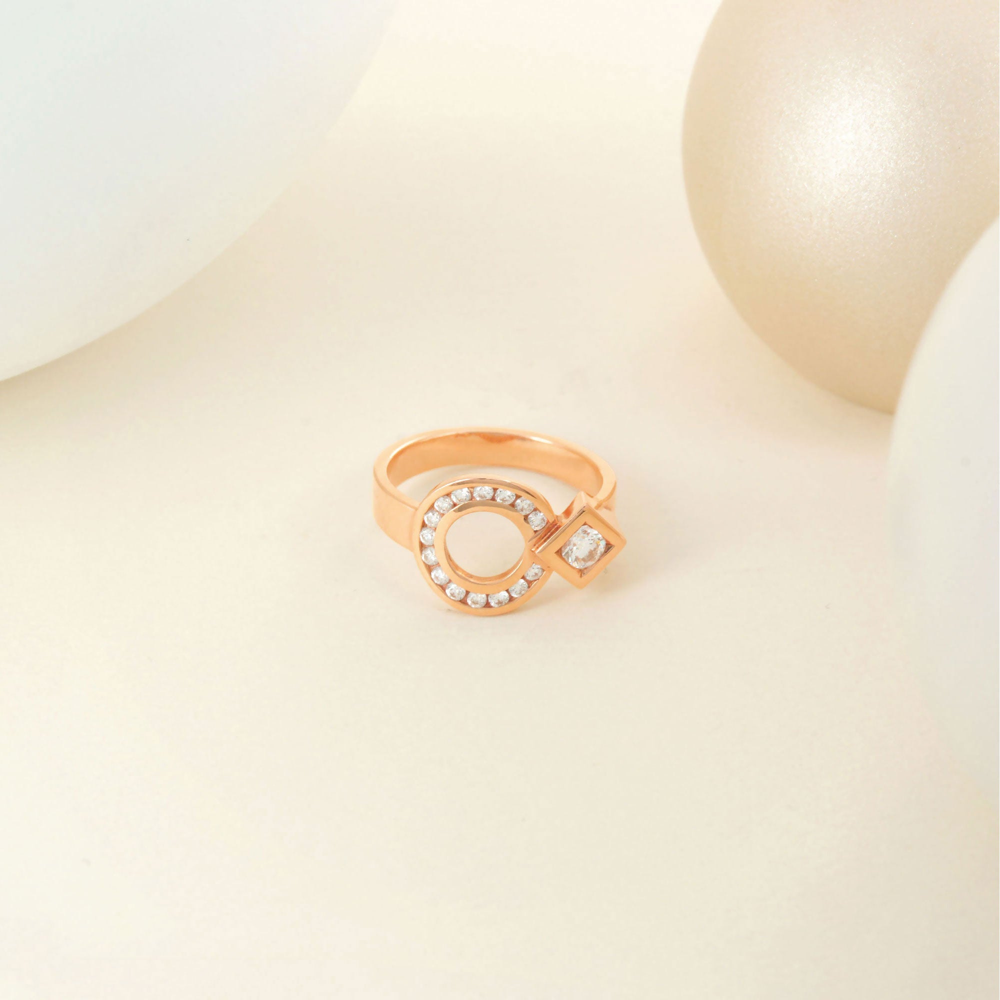 Bague Signes Eclipse en or rose et pavage diamant