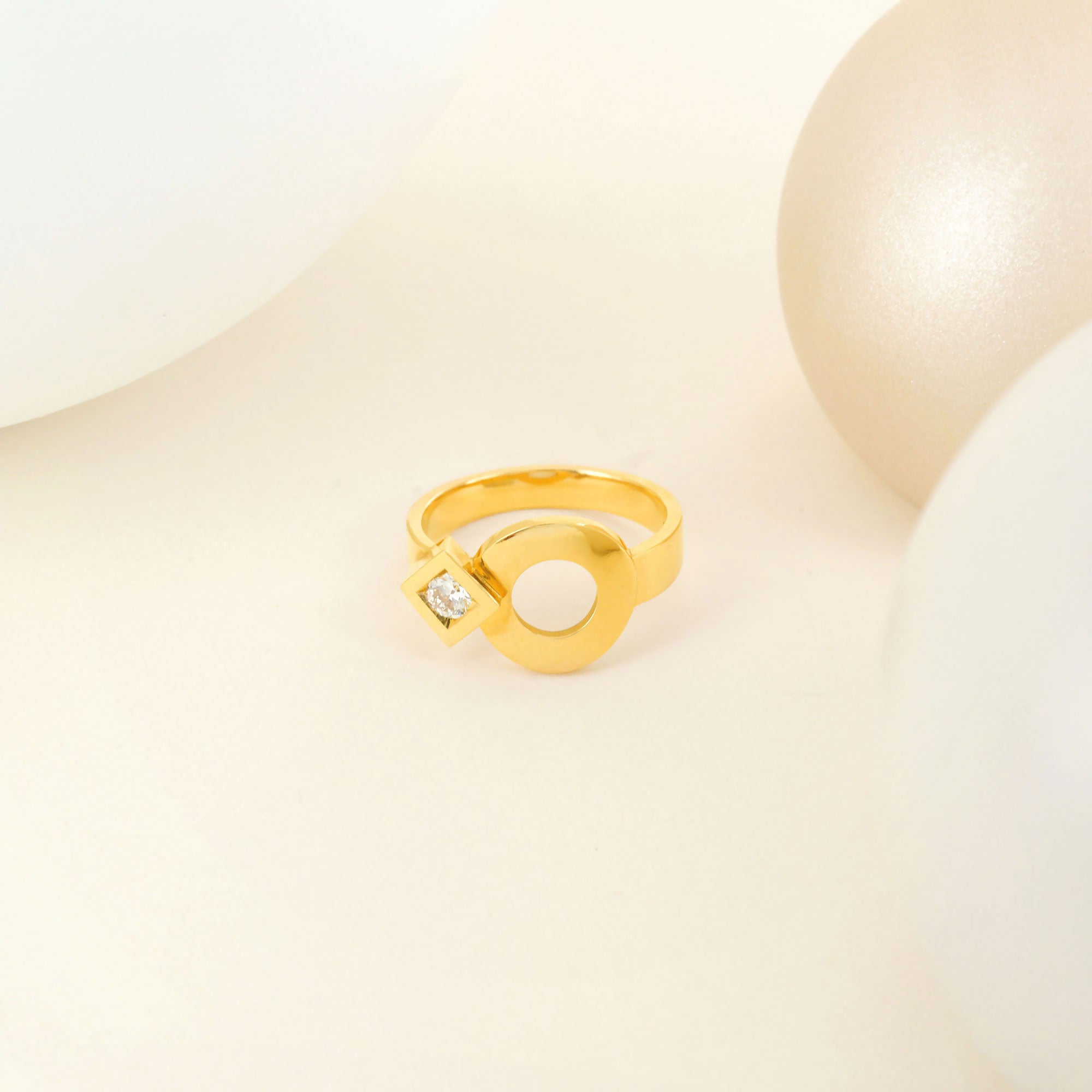 Bague Signes Eclipse large en or jaune et diamant