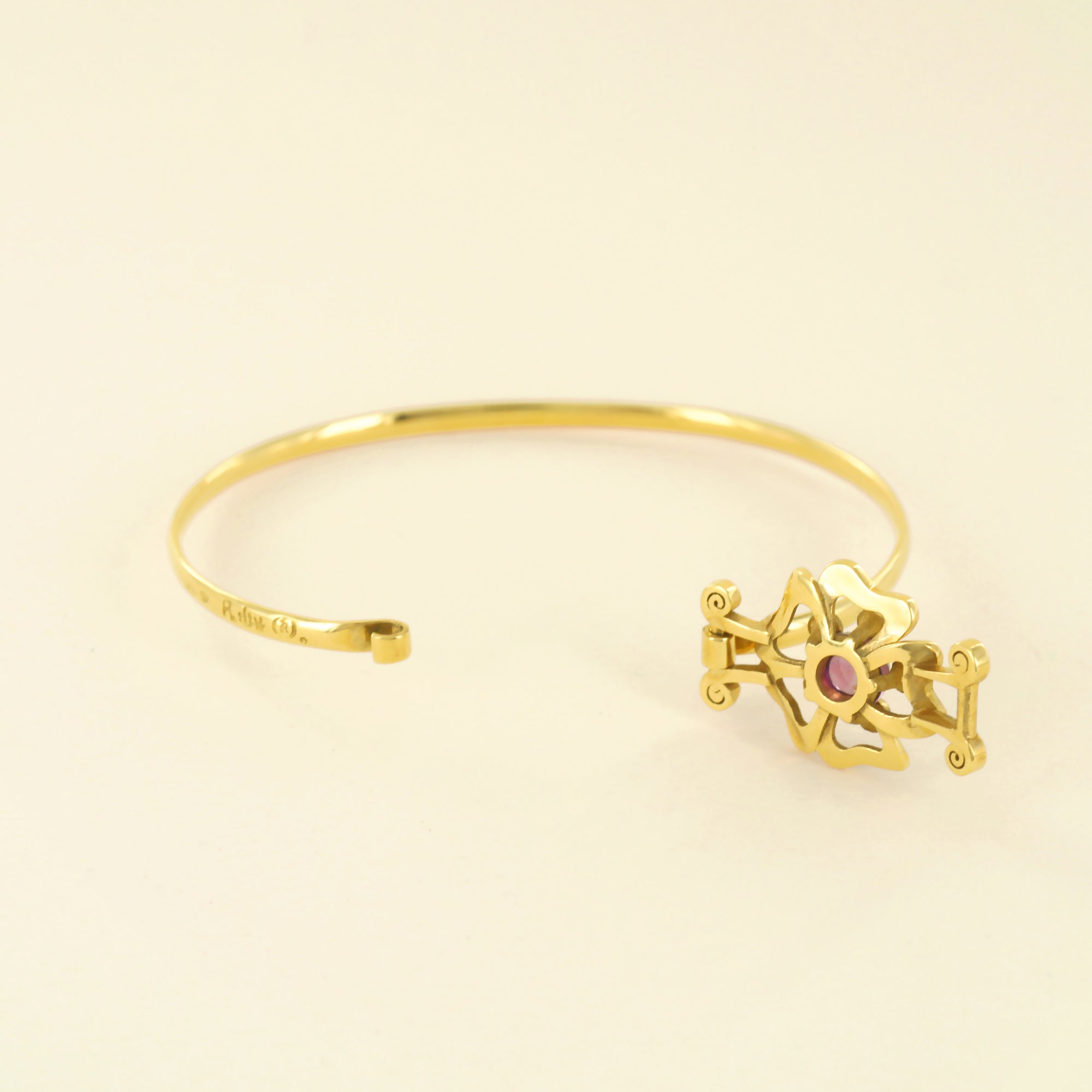 Bracelet Pensée Sauvage en or blanc et grenat