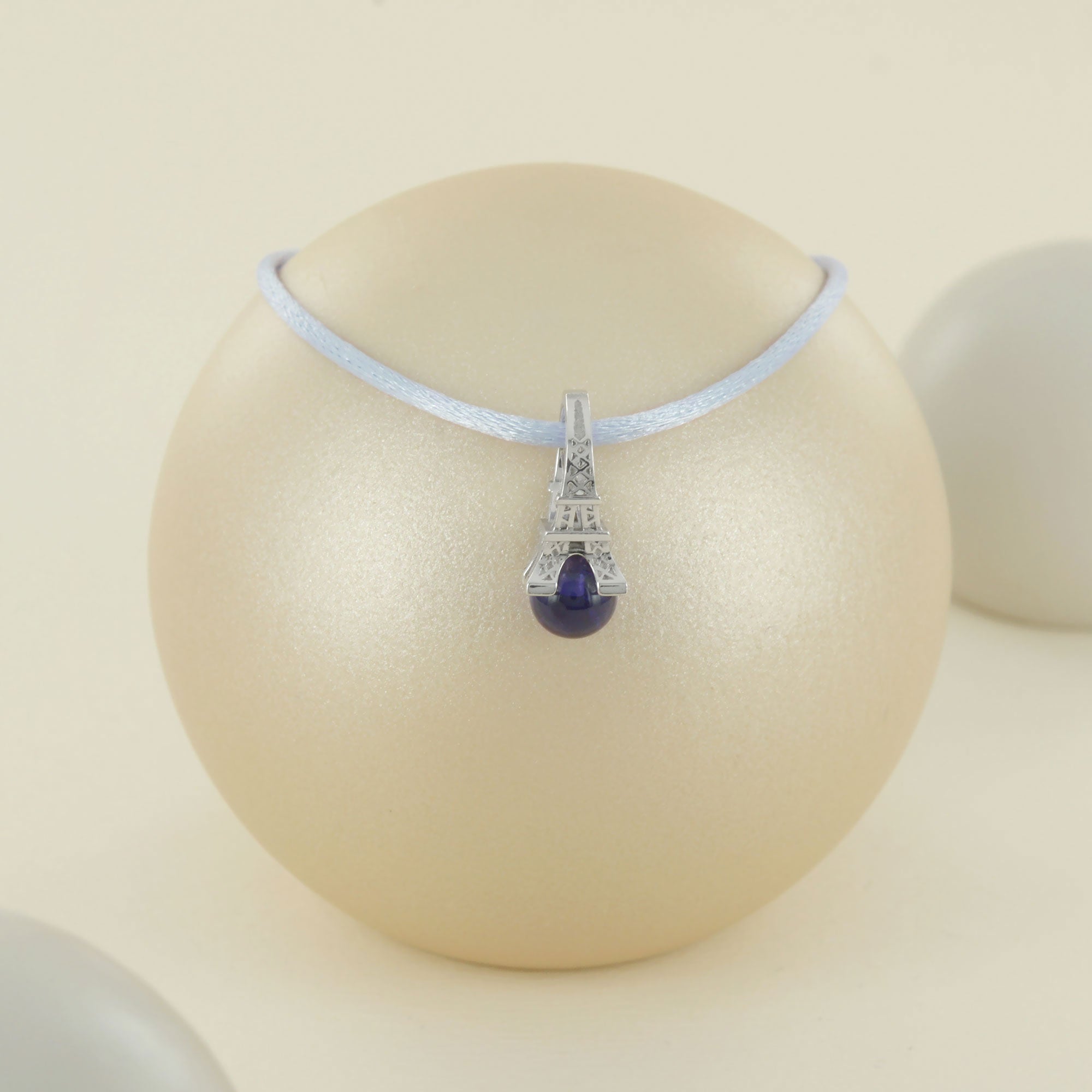 Pendentif French Kiss en or blanc et lapis lazuli