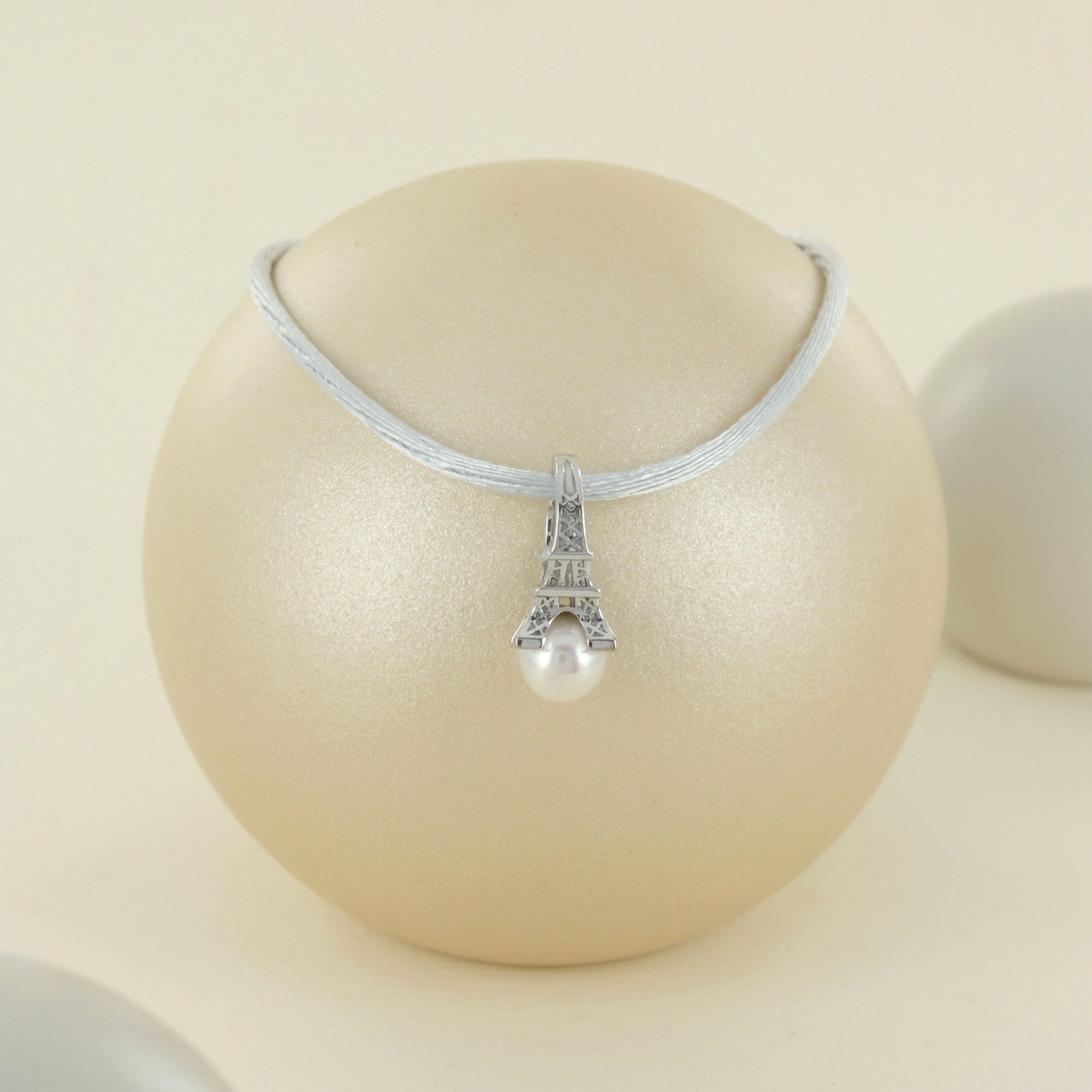 Pendentif French Kiss en or blanc et perle