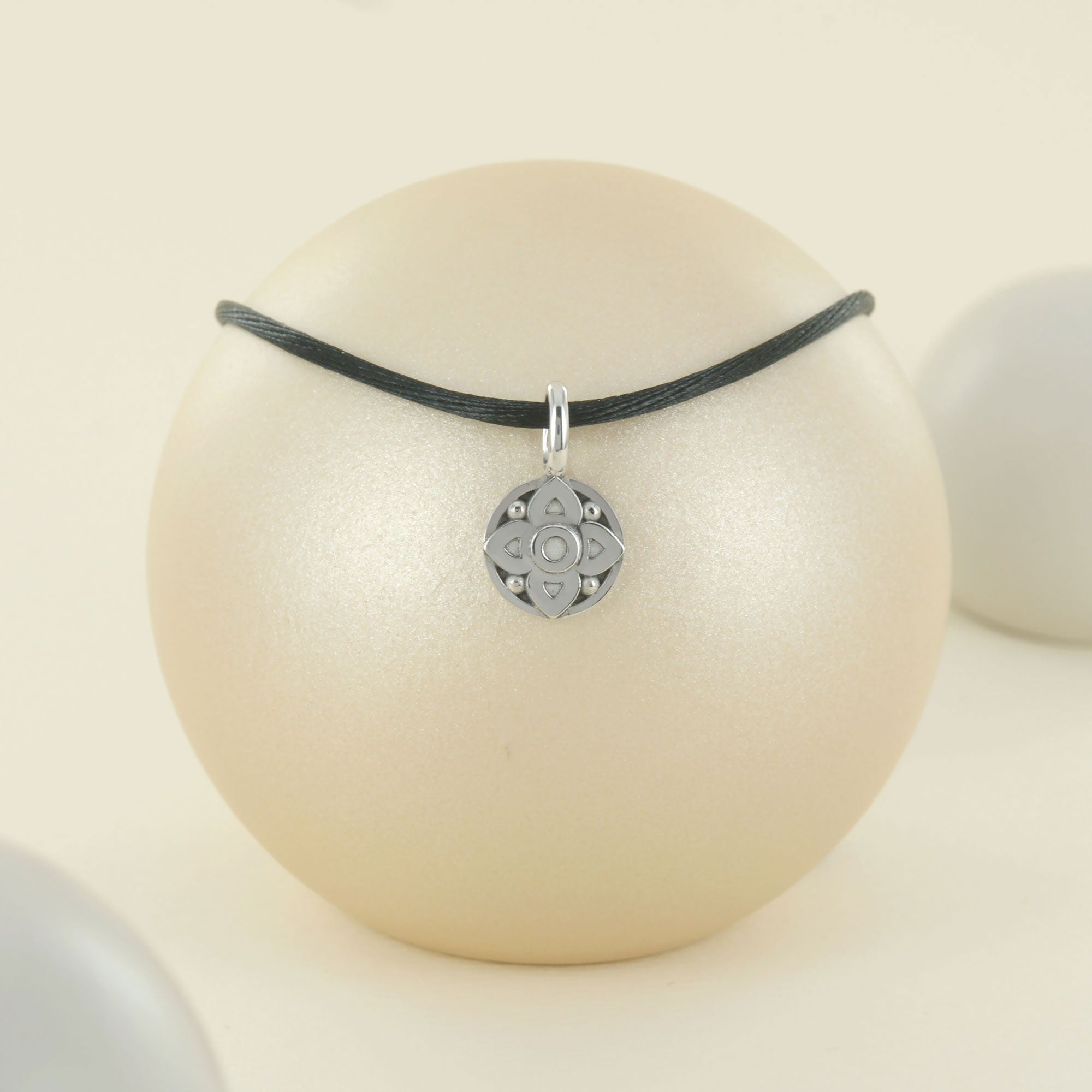 Pendentif vice versa en or blanc