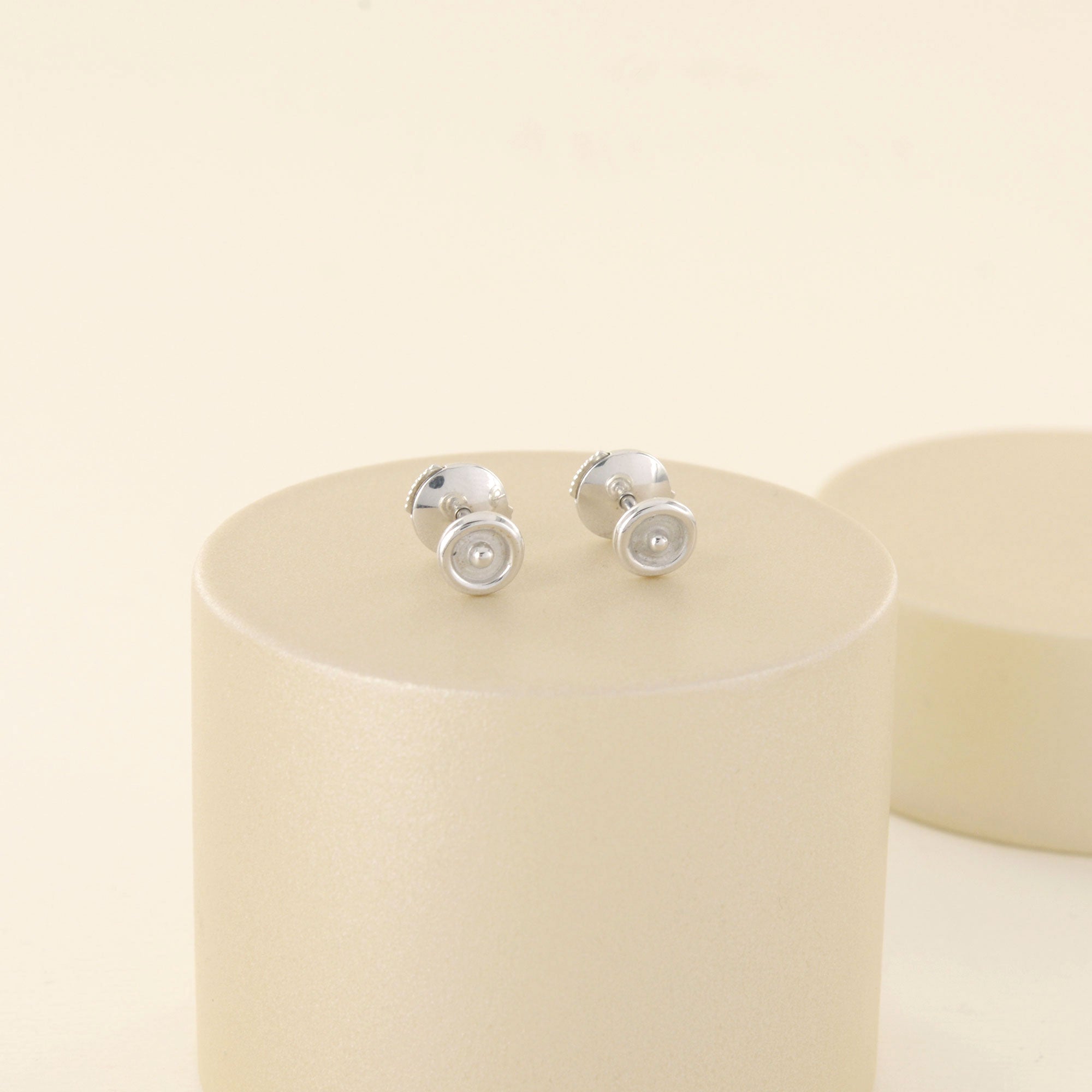 Boucles d'oreilles rondes en or blanc