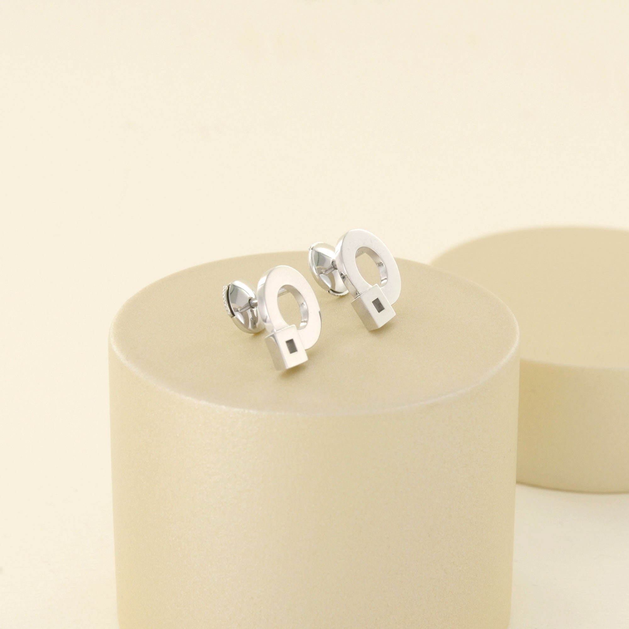 Boucles d'oreilles Signe Eclipse Labyrinthe en or blanc