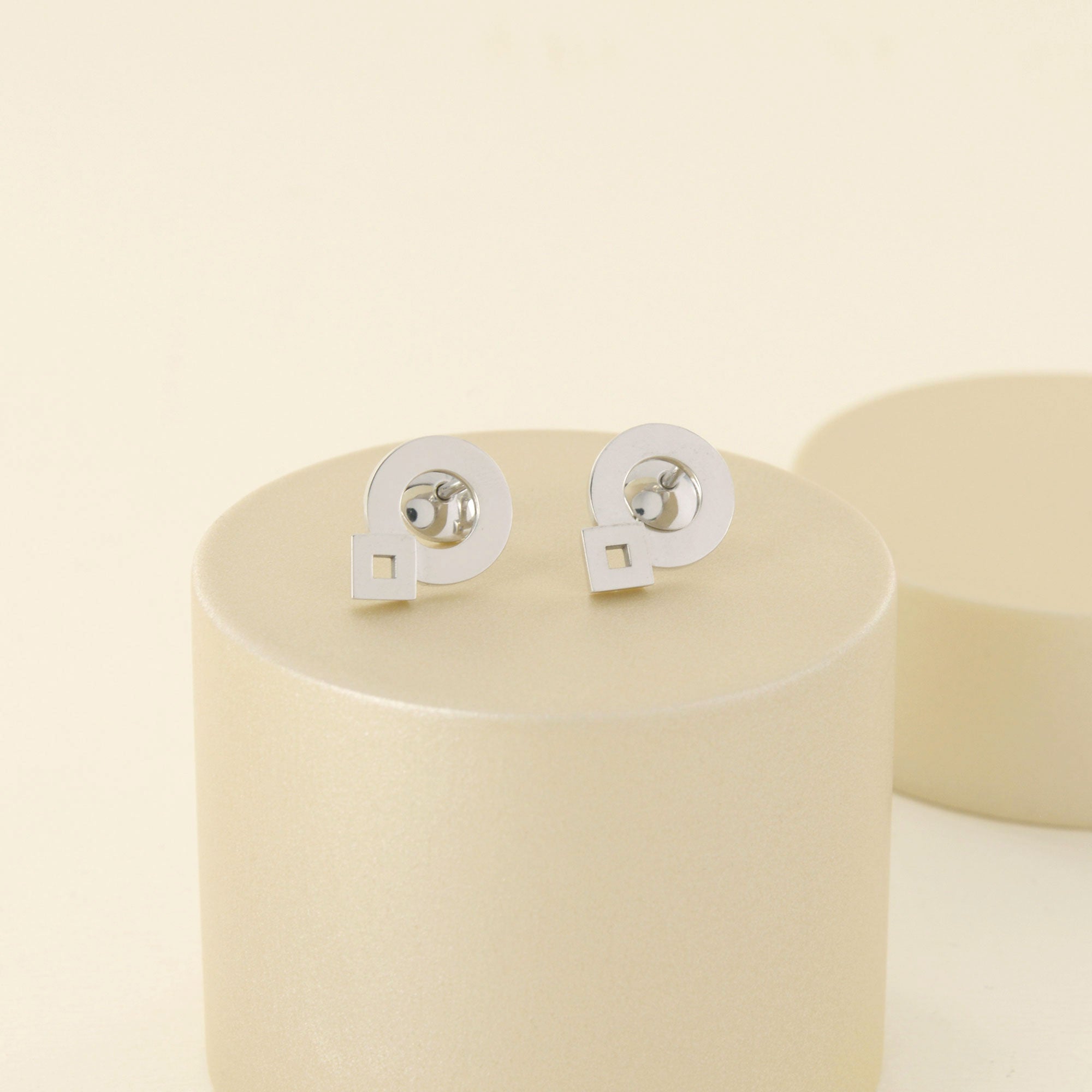 Boucles d'oreilles Signe Eclipse Labyrinthe en or blanc