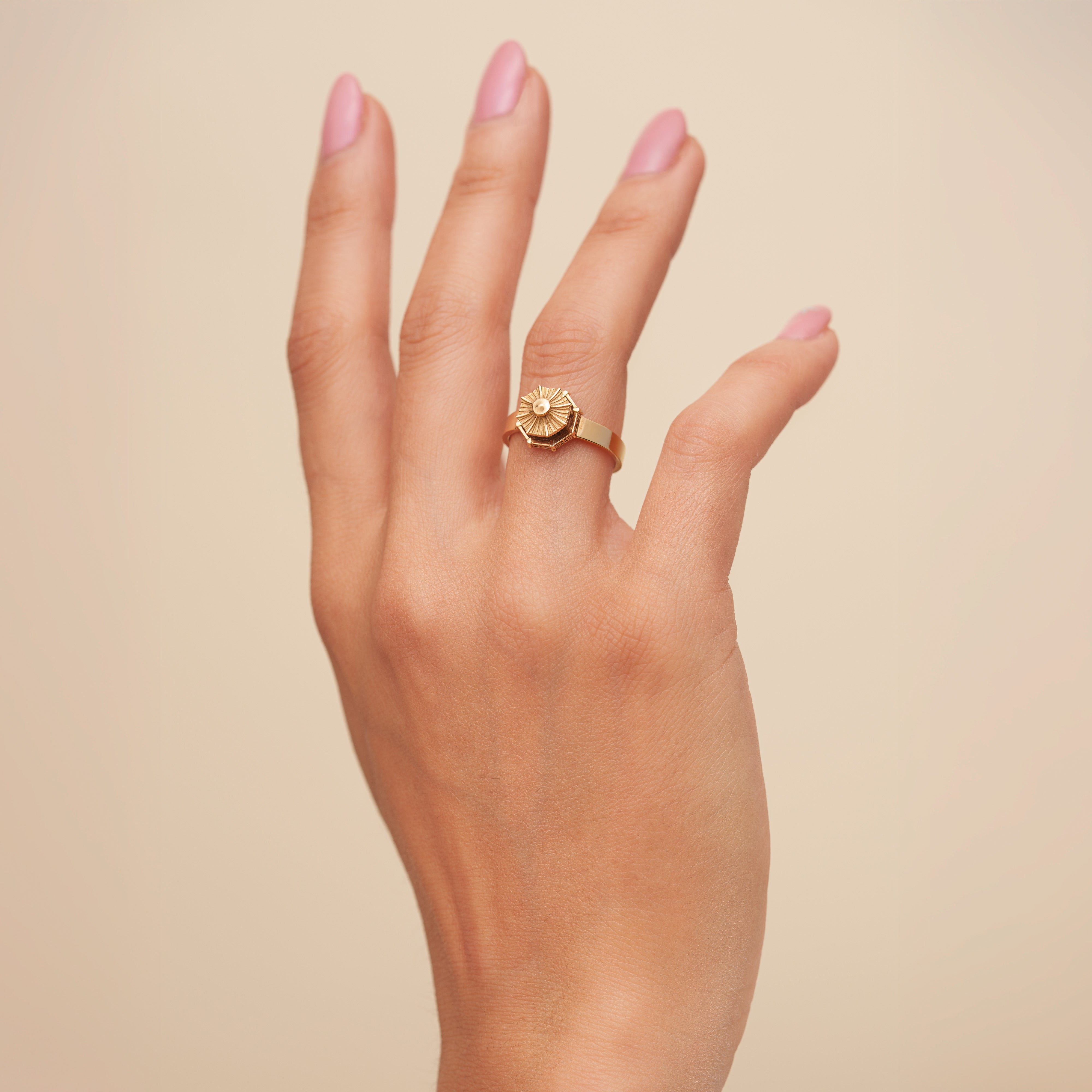 architecture Chinese Pagoda Baby ring in gold