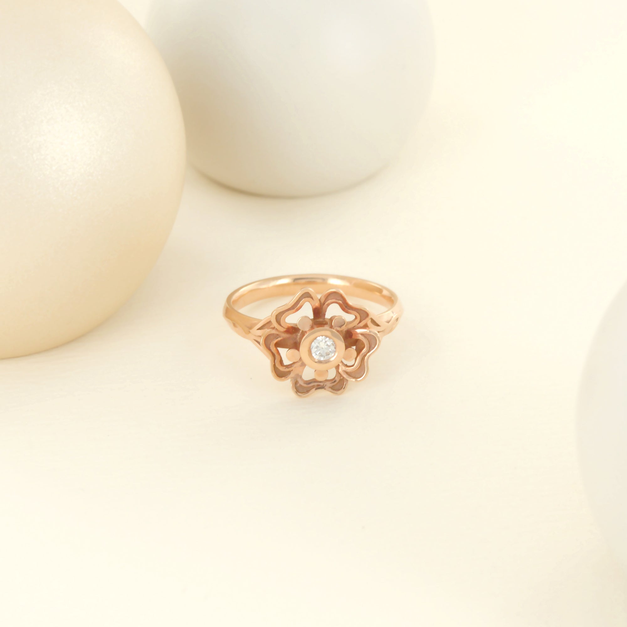 Bague Pensée Sauvage small en or rose et diamant