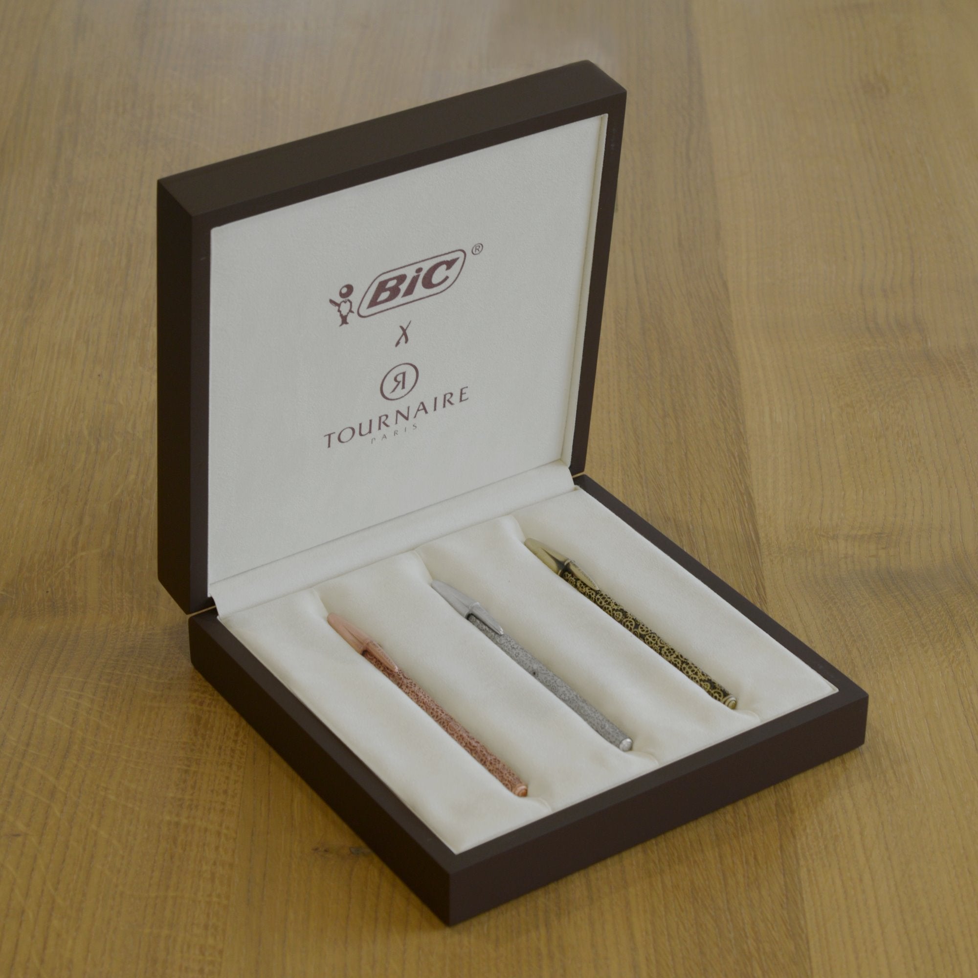 COFFRET DE COLLECTION EXCLUSIF BIC CRISTAL ENGRENAGES