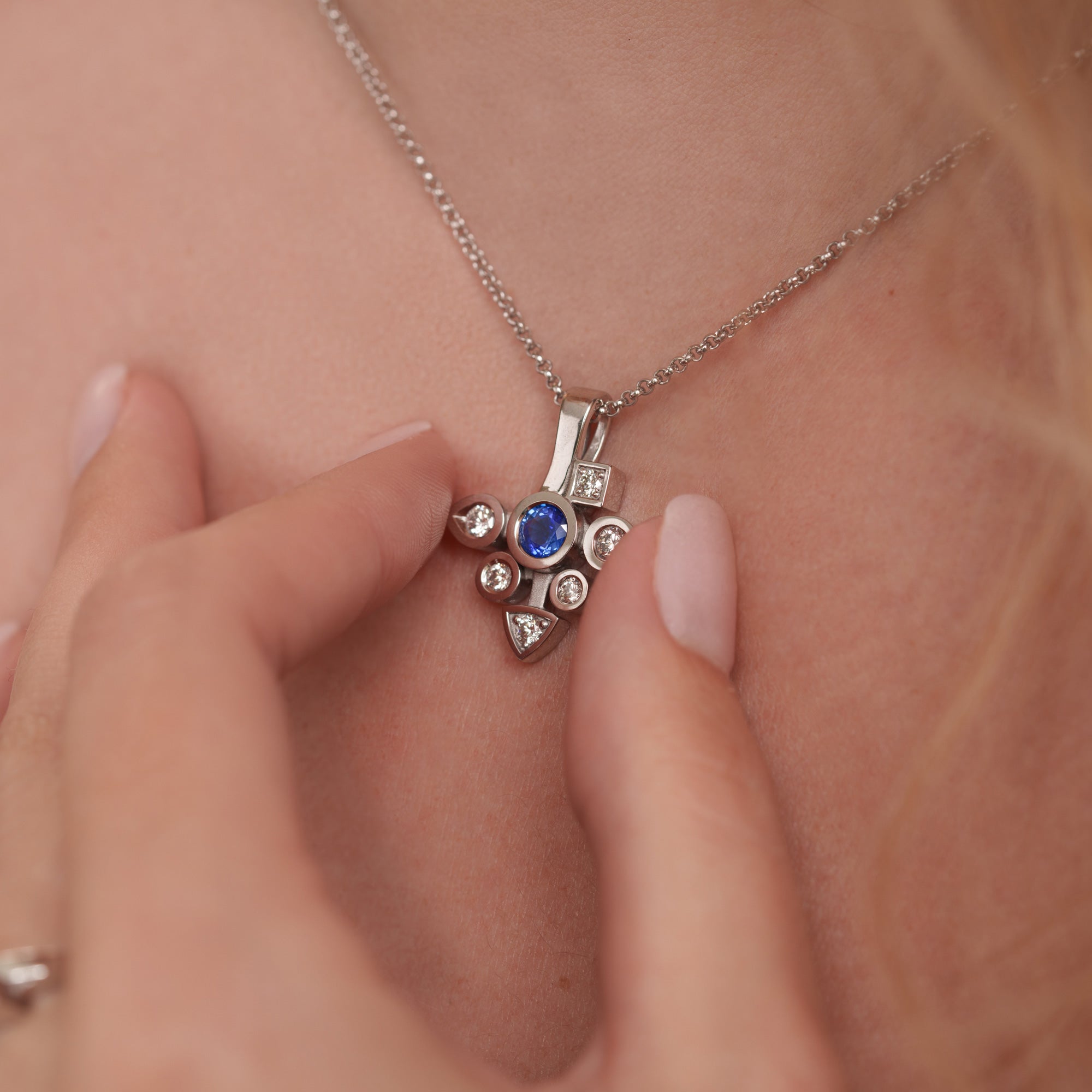 Pendentif Daisy large saphir et diamants