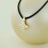 Pendentif My Little White Stone en or jaune et diamant central de 0.30 ct
