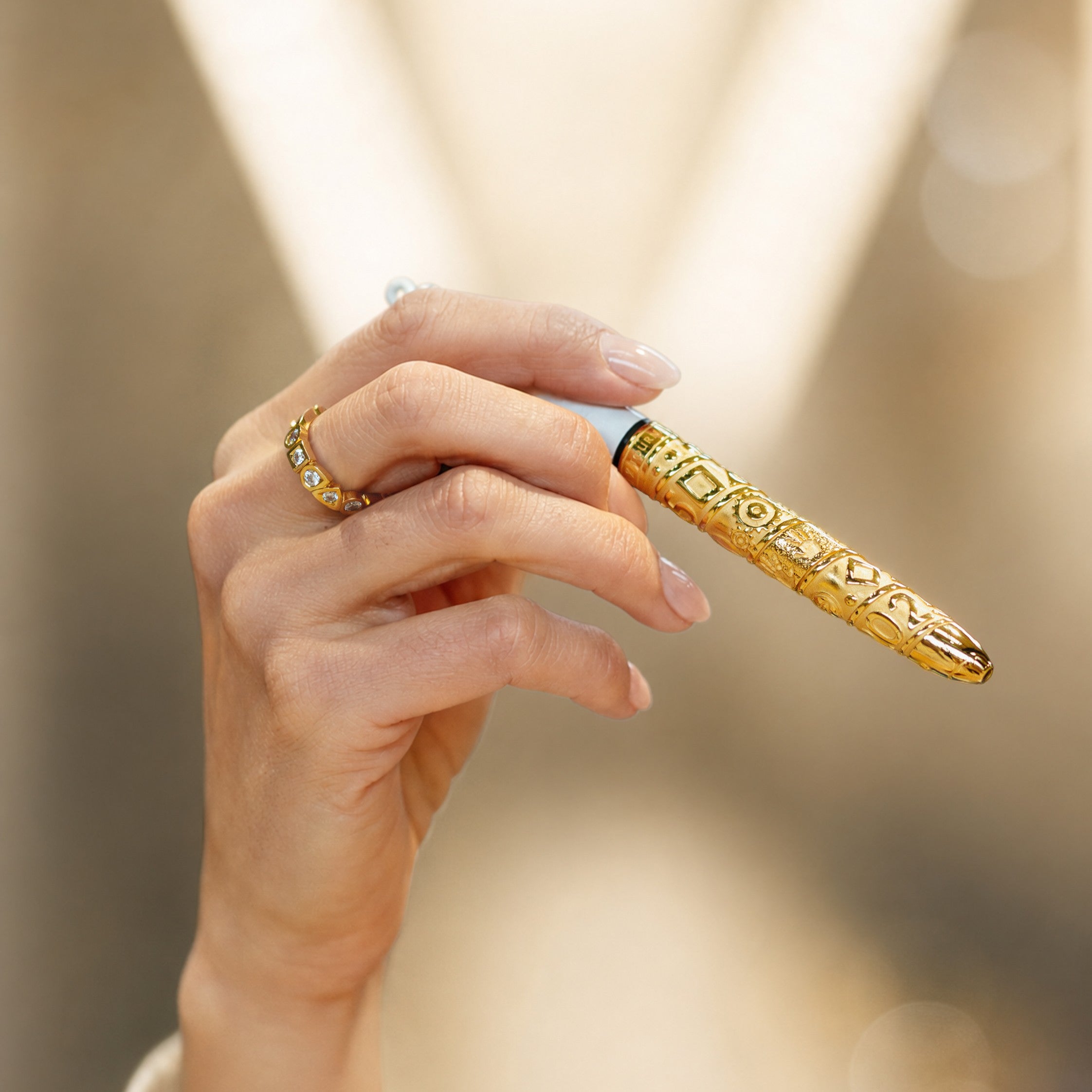 Bic 4 couleurs "bic x obut x tournaire" jaune