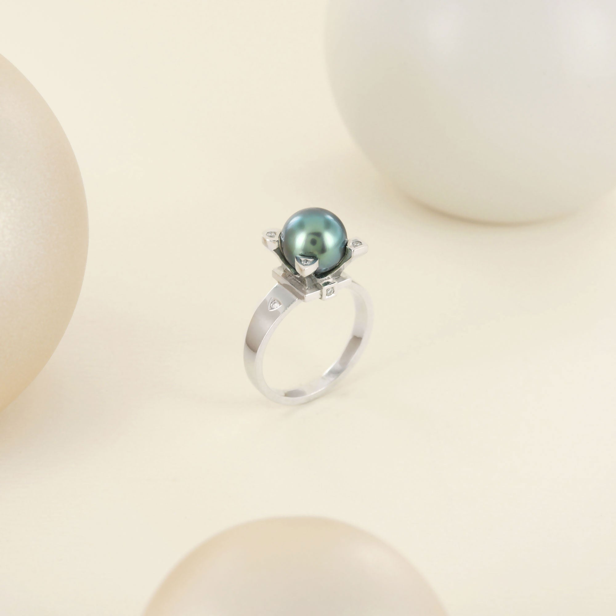 Solitaire My Little White Stone en or blanc et Perle de Tahiti