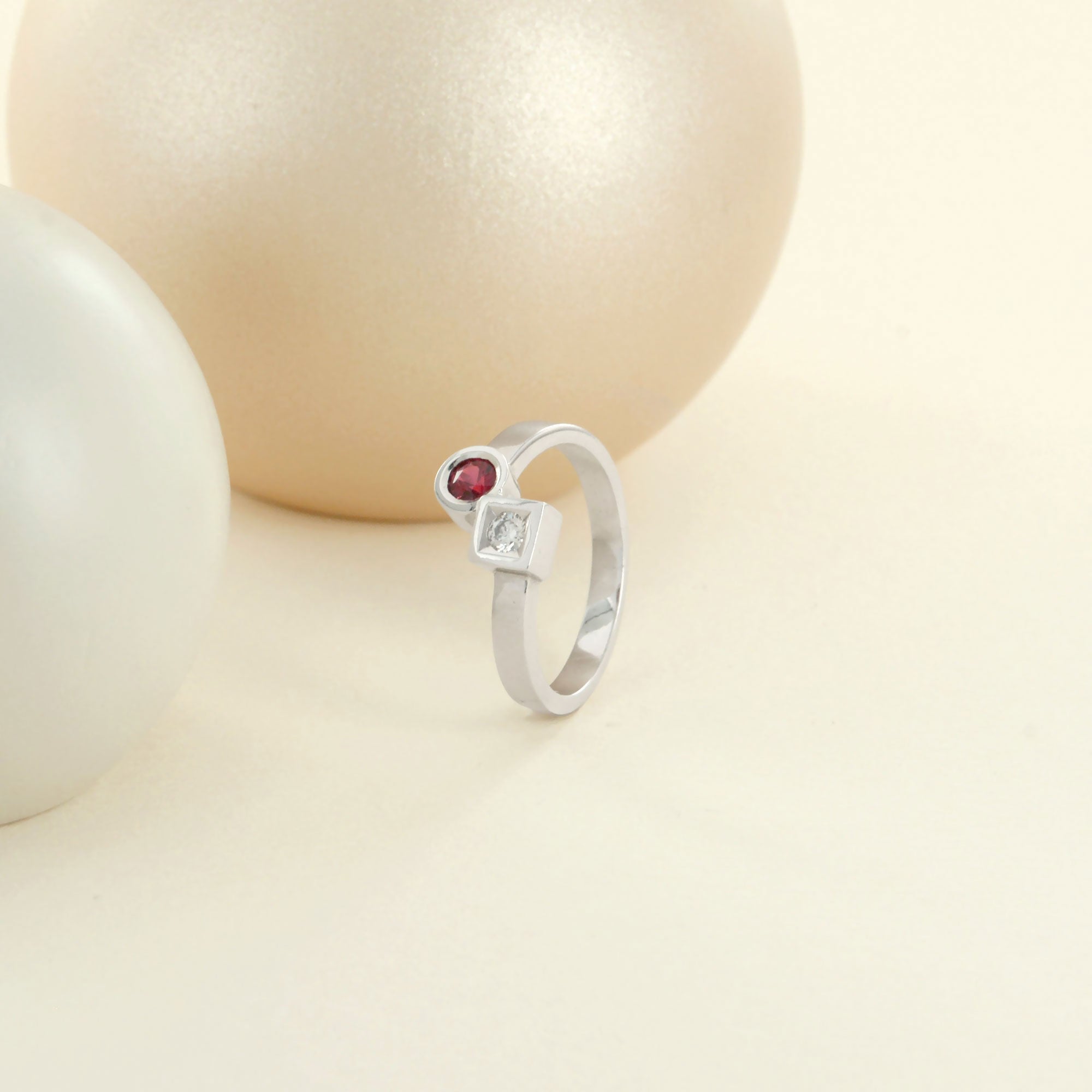 Alliance Toi & Moi en or blanc, saphir et diamant