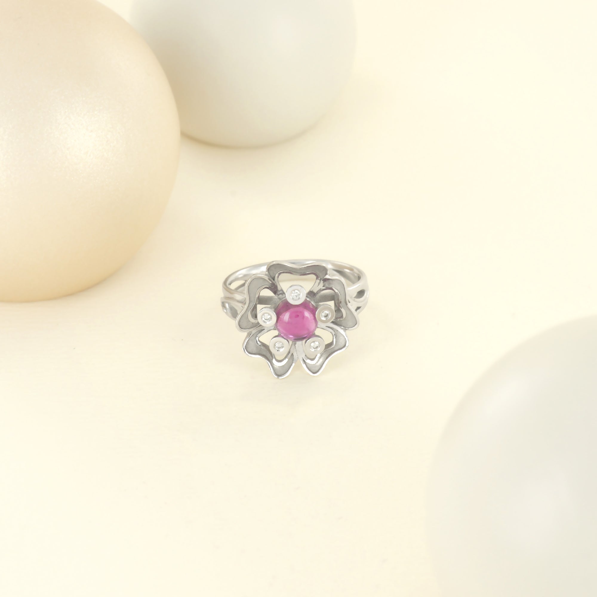 Bague Pensée Sauvage médium en or blanc et tourmaline