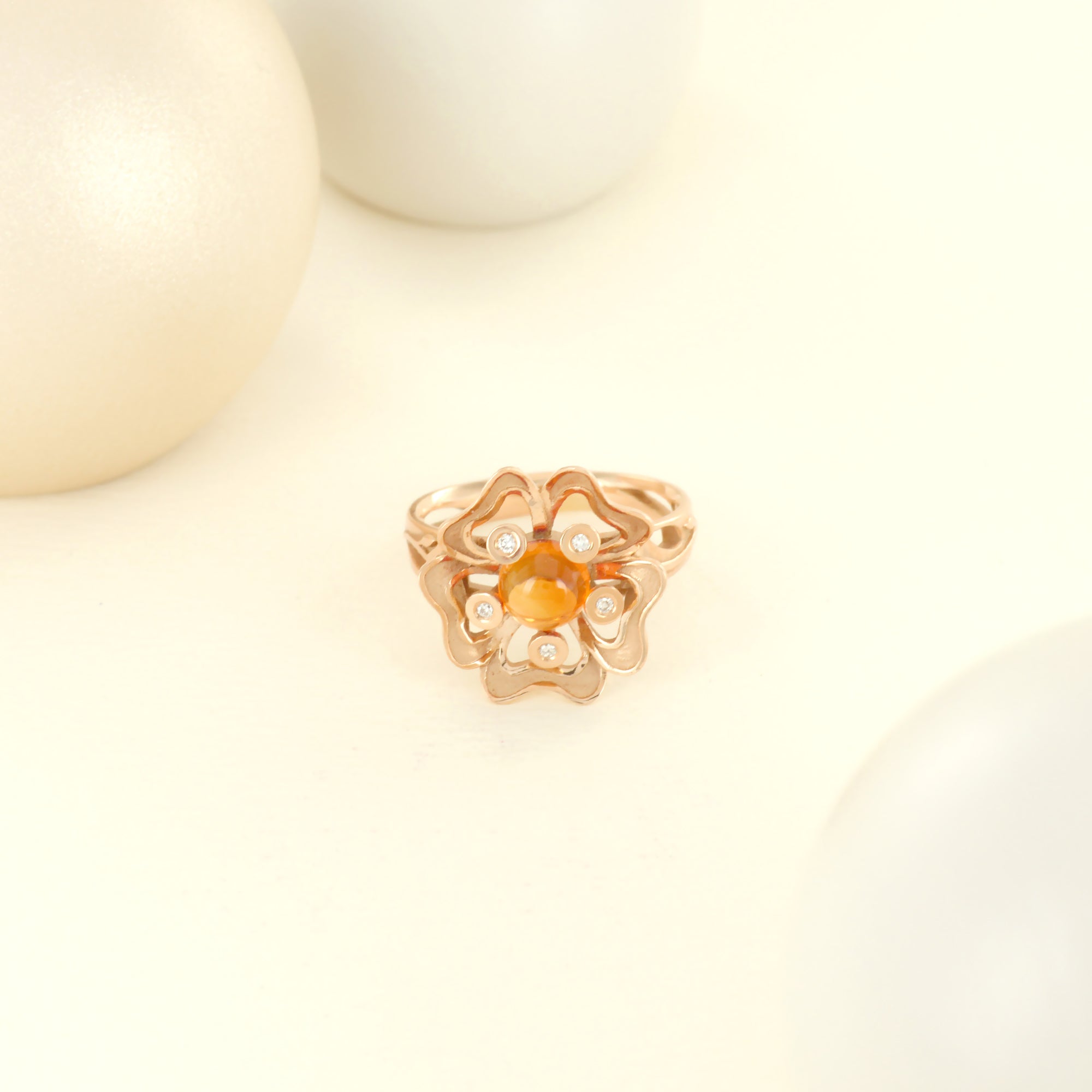 Bague Pensée Sauvage médium en or rose et citrine