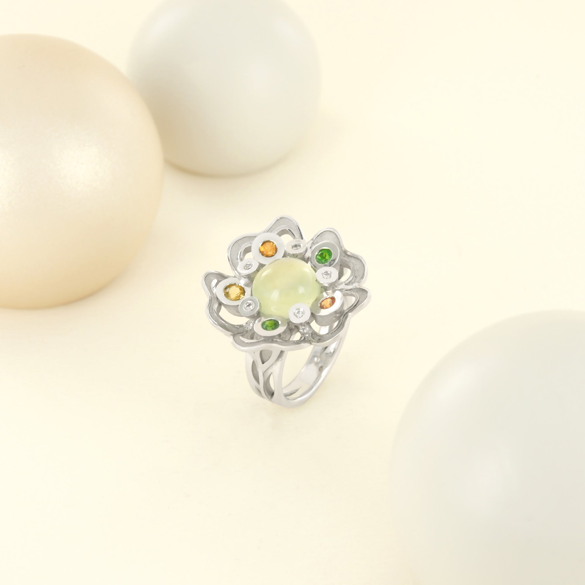 Bague Pensée Sauvage large en or blanc et phrénite