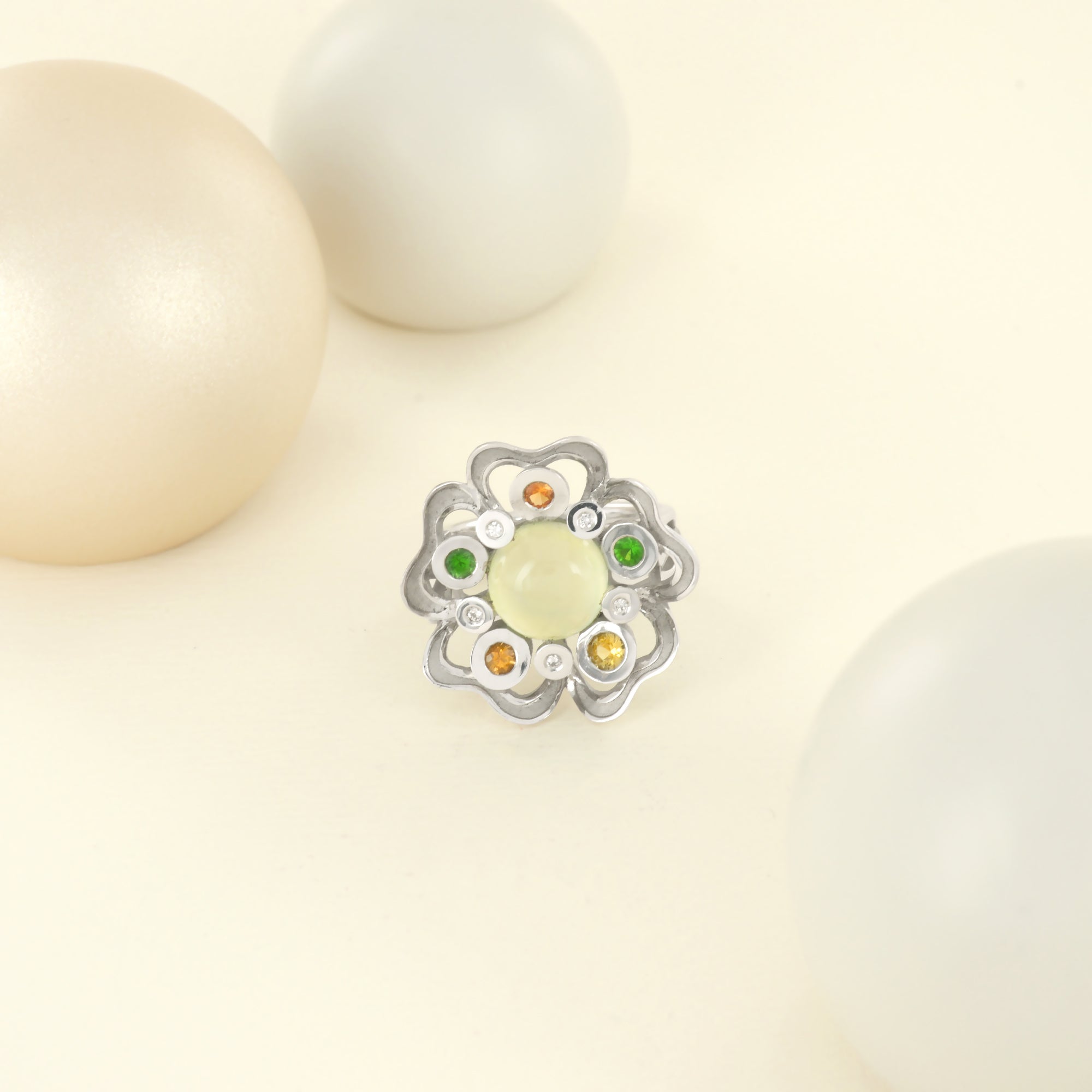 Bague Pensée Sauvage large en or blanc et phrénite