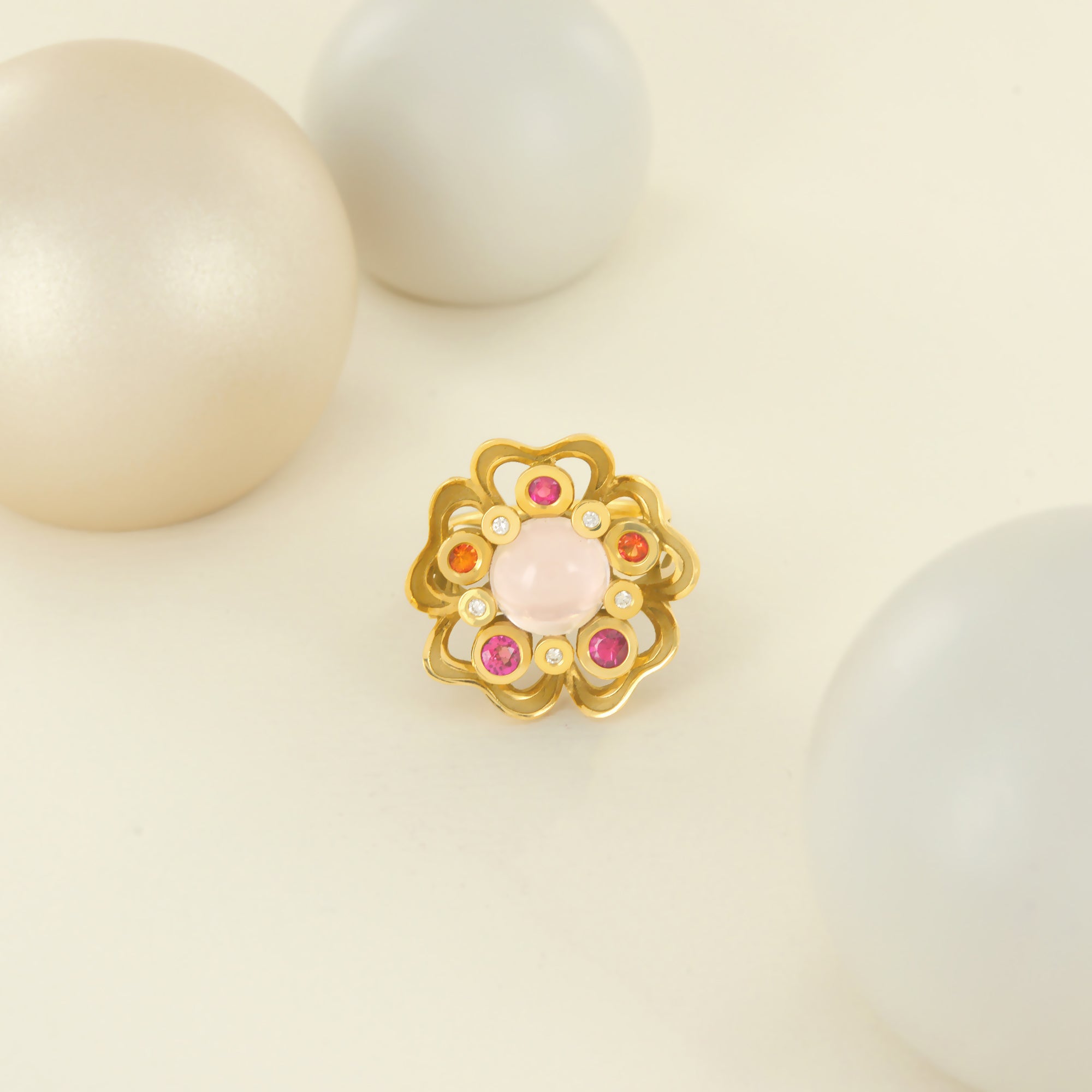 Bague Pensée Sauvage Large en or jaune et quartz rose