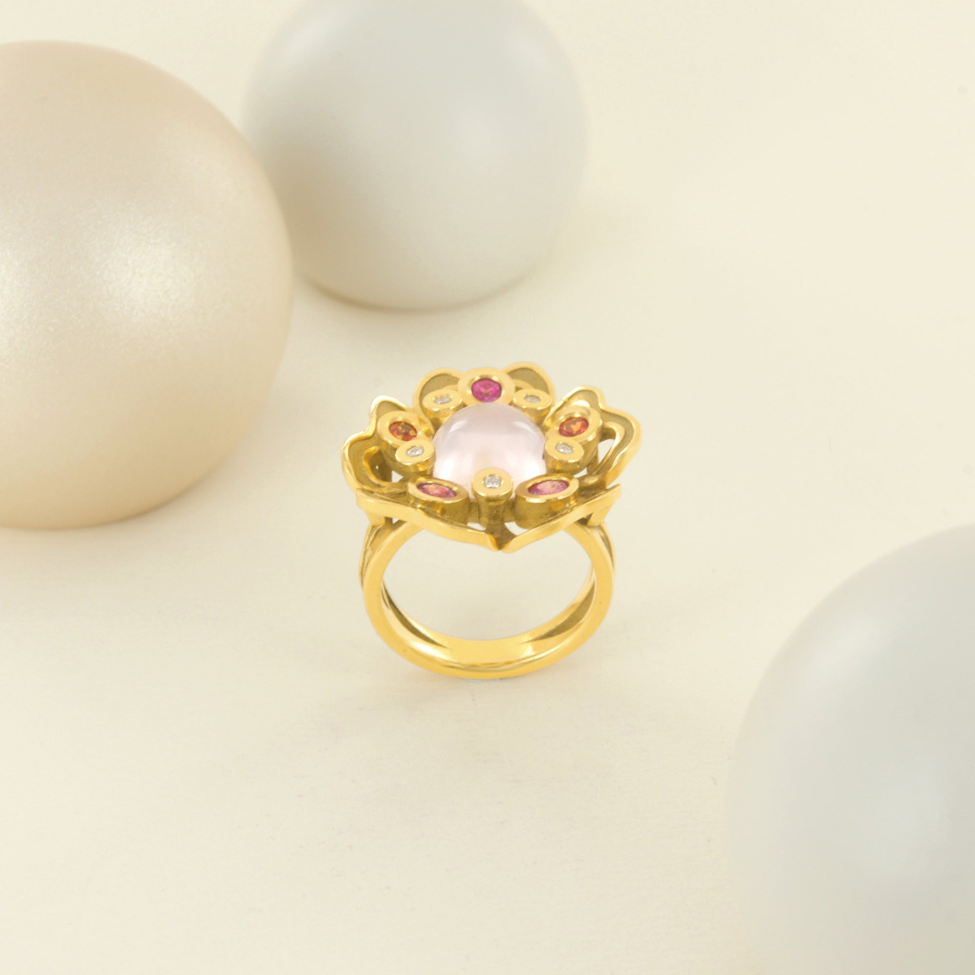 Bague Pensée Sauvage Large en or jaune et quartz rose
