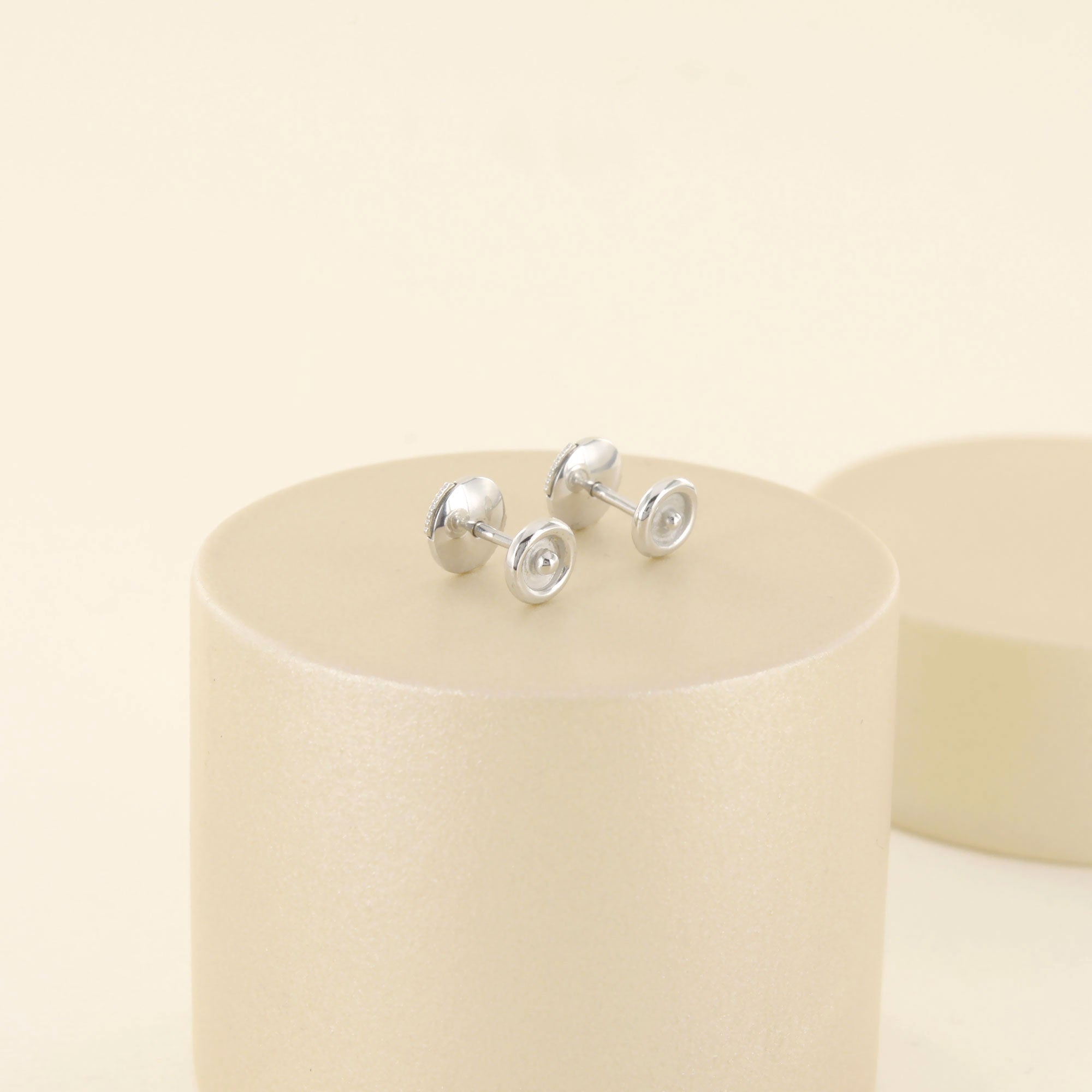 Boucles d'oreilles rondes en or blanc