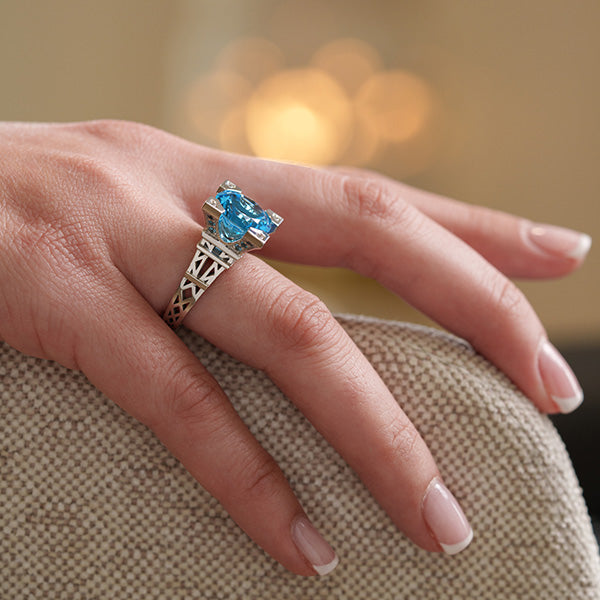 Bague Solitaire French Kiss XL en or avec Topaze bleue