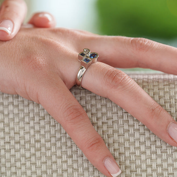 Marélie small blue ring in gold, diamonds and sapphires