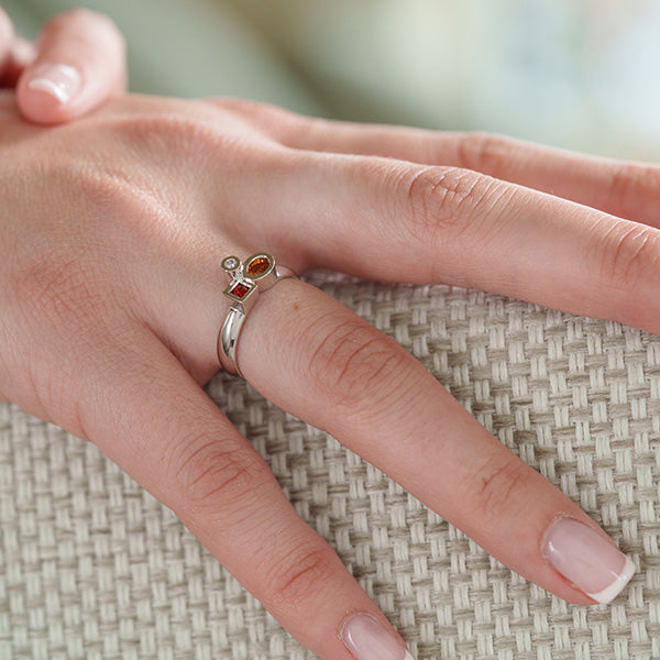 Bague Marélie extra small rouge-orangé en or, diamant et saphirs