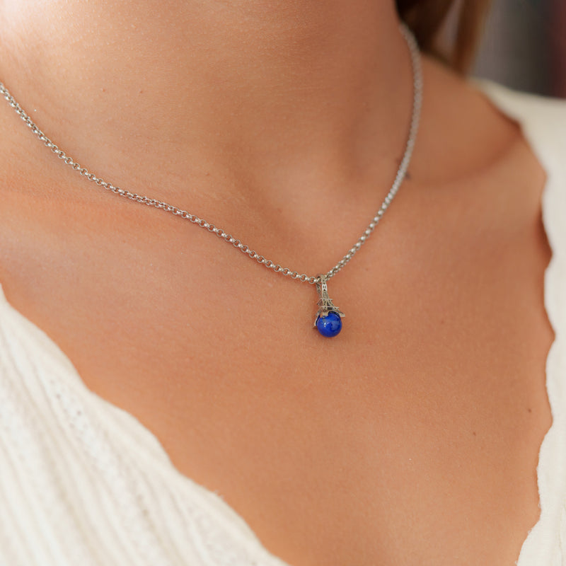French Kiss gold pendant with Lapis Lazuli pearl