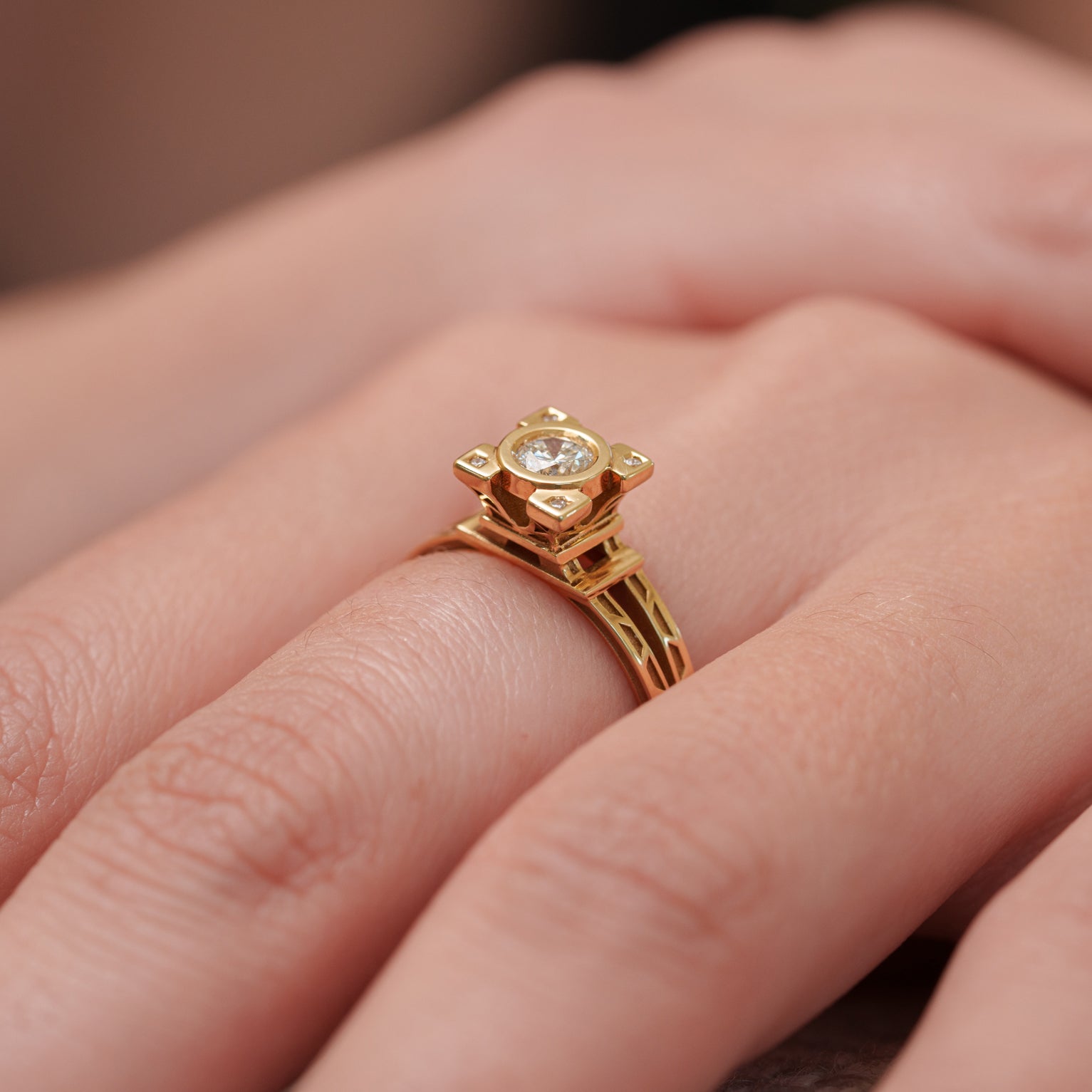 Bague French Kiss tour Eiffel diamants en or