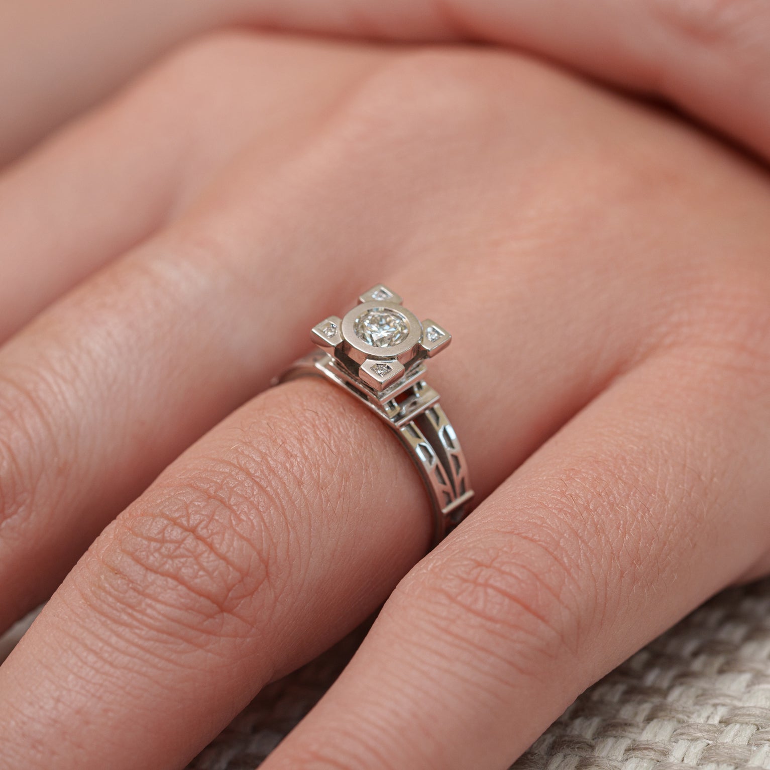 Bague French Kiss tour Eiffel diamants en or