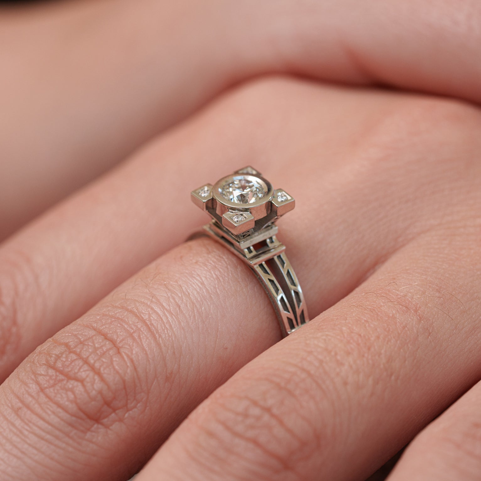 Bague French Kiss tour Eiffel diamants en or