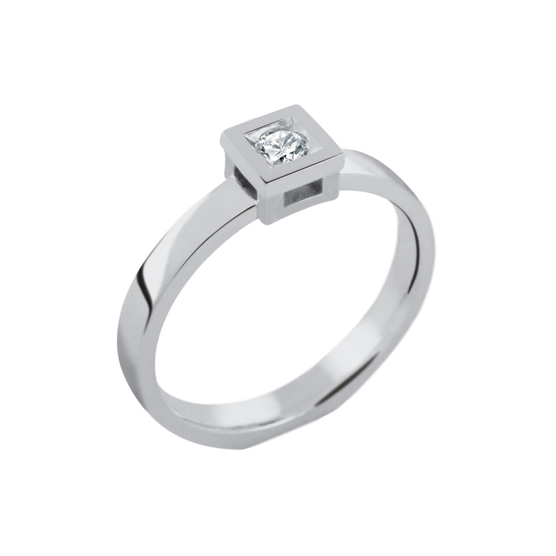 Solitaire Cube diamond ring in gold
