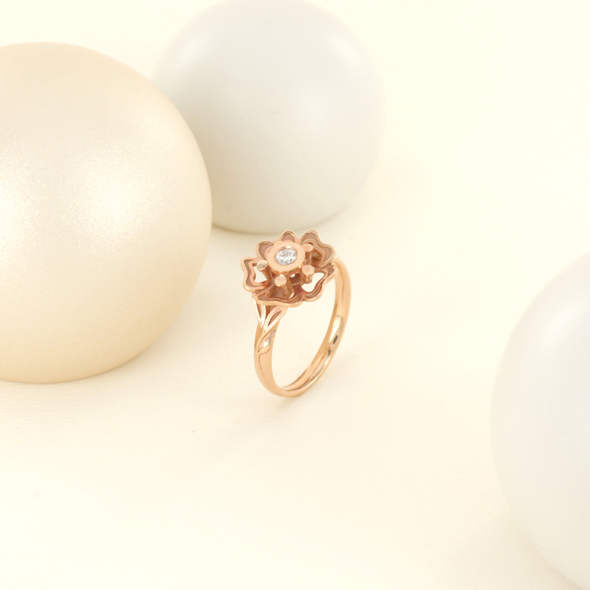 Bague Pensée Sauvage small en or rose et diamant