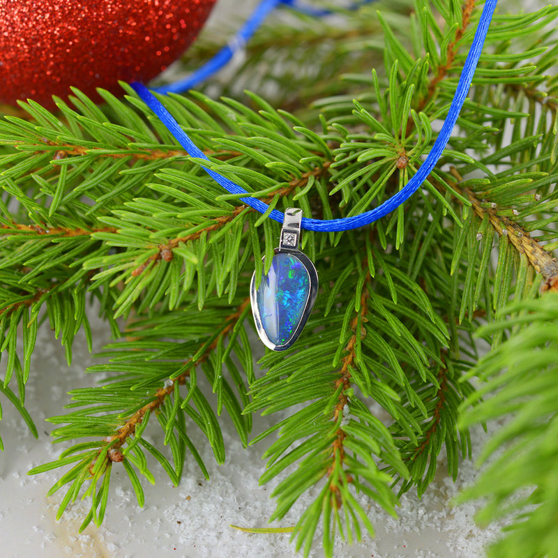 Pendentif opale en or et diamant