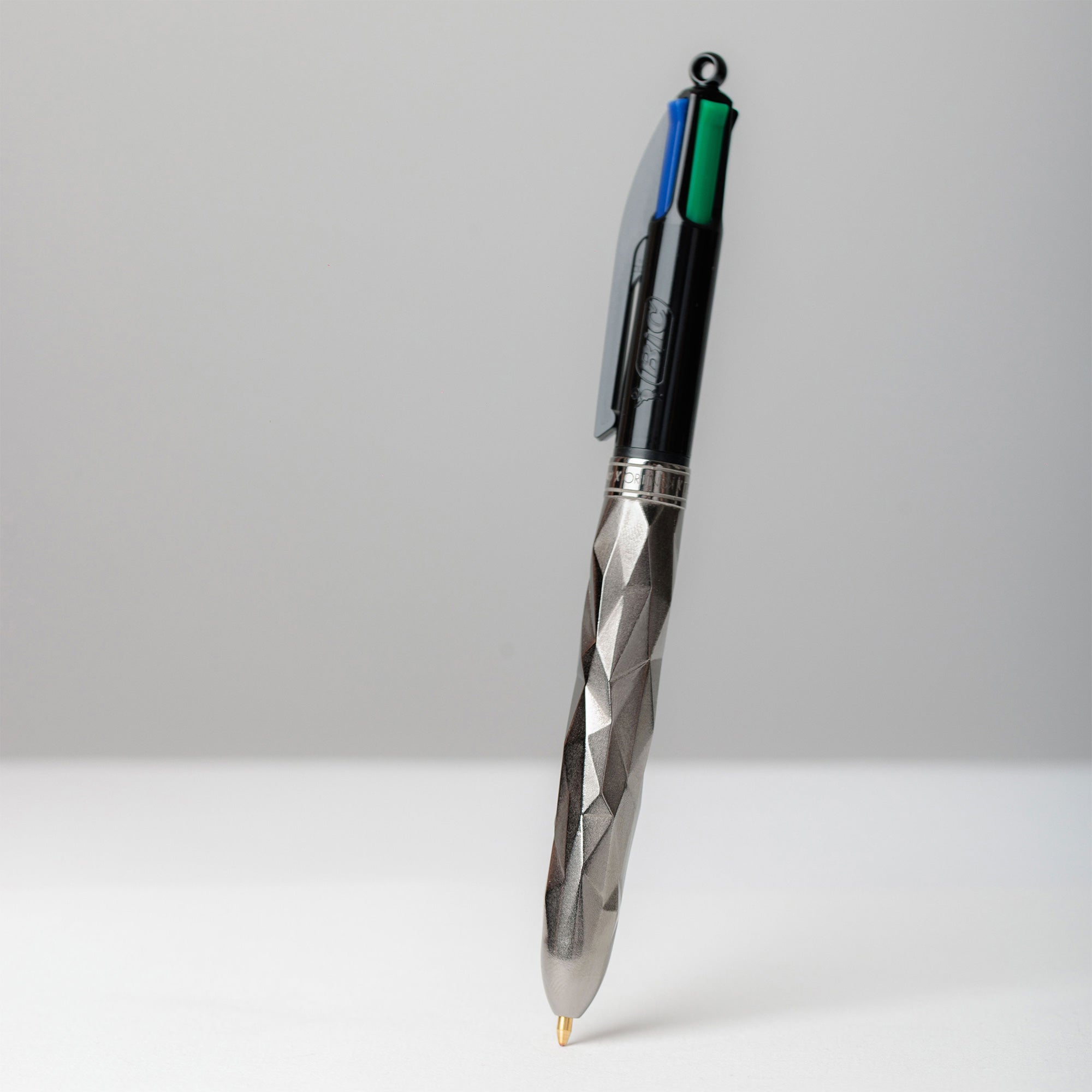 BIC 4 COULEURS "BIC X ORLINSKI X TOURNAIRE" cc