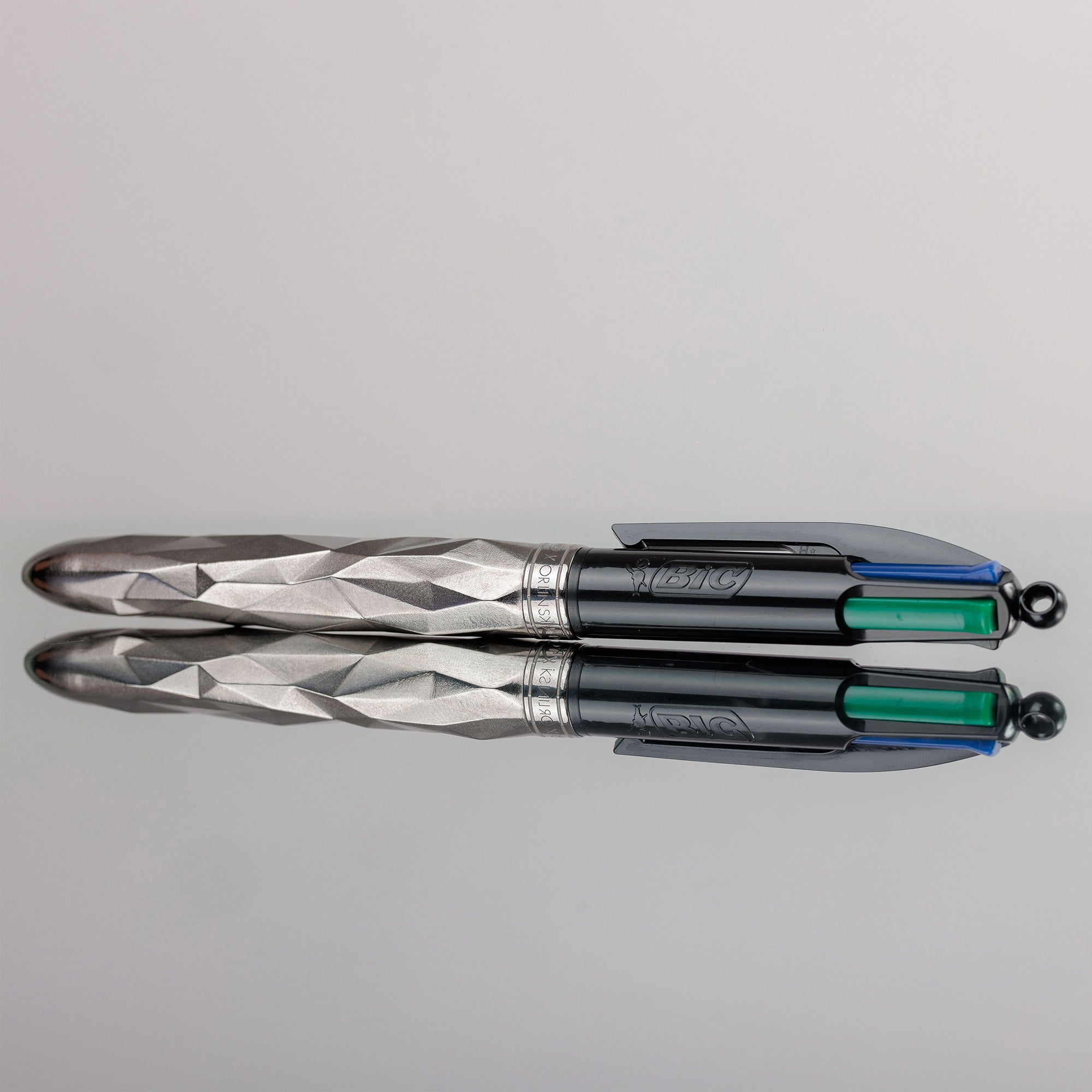 BIC 4 COULEURS "BIC X ORLINSKI X TOURNAIRE" cc