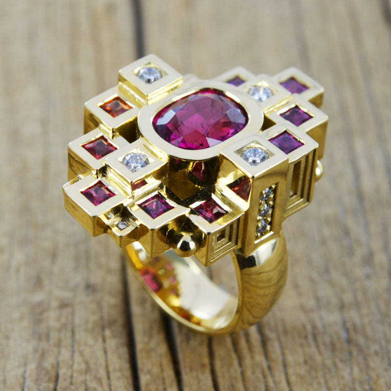 Bague Saphirs, rubéllites et diamants en or jaune