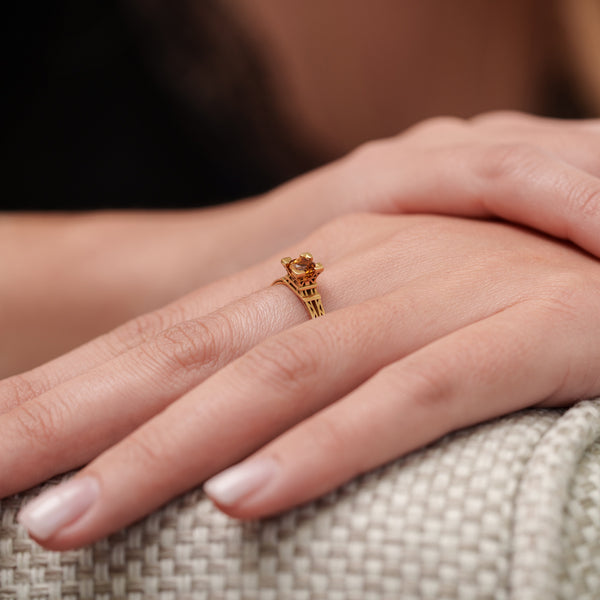 Ring French Kiss in gold and orange citrine 5 mm