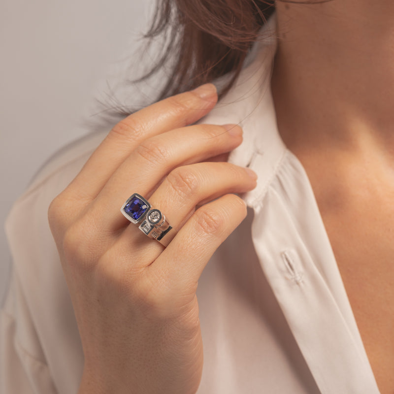 Blue Opera ring in gold Tournaire