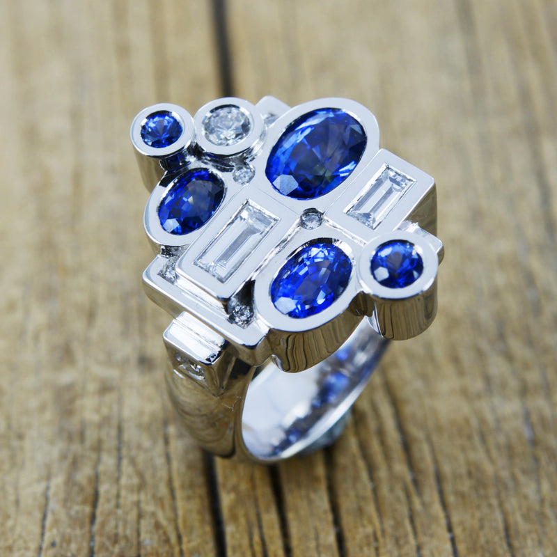 Blue Carambola ring in white gold